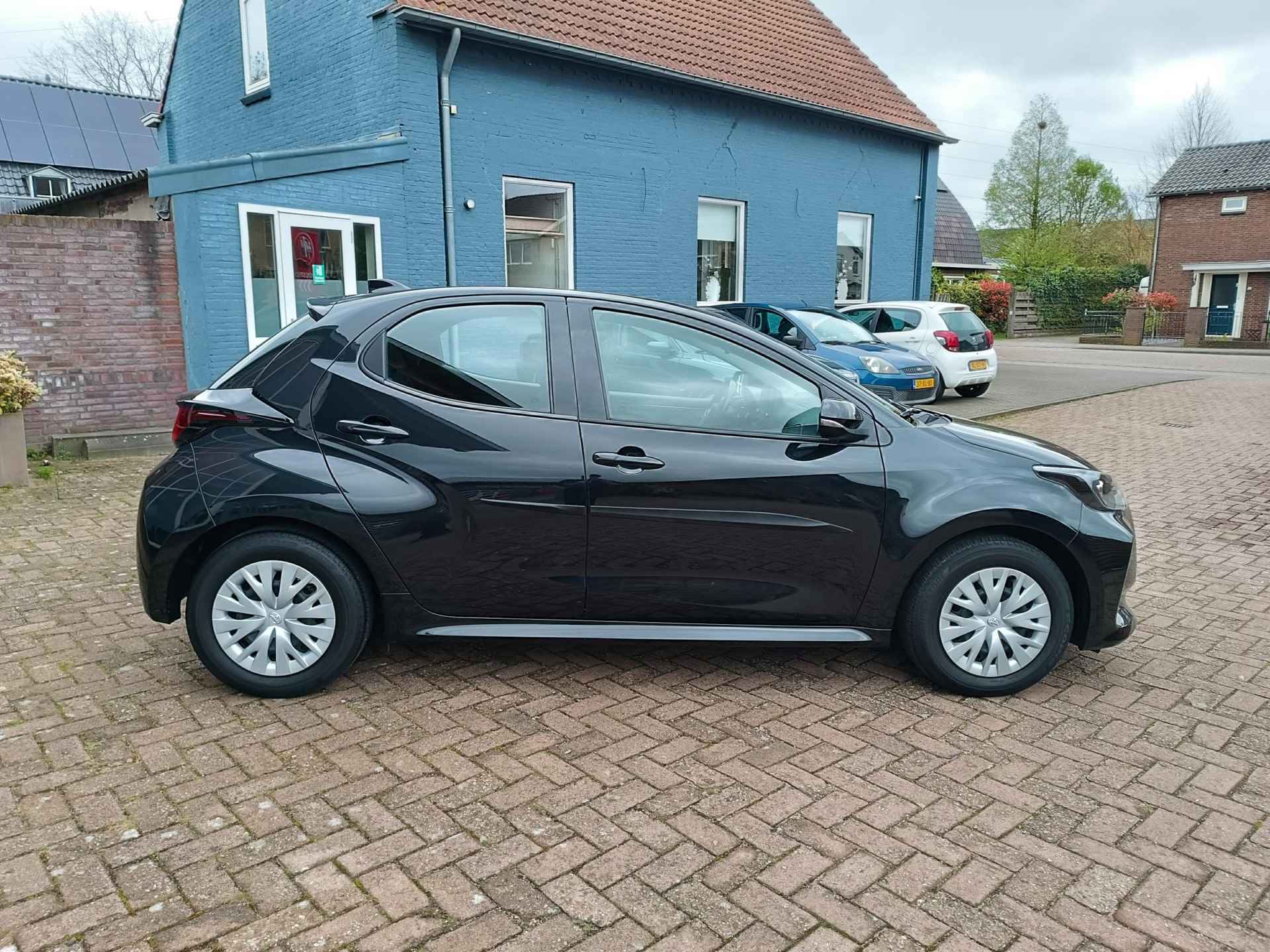 Toyota Yaris 1.0 VVT-i Active, Carplay, camera, adapt. cruise - 20/24