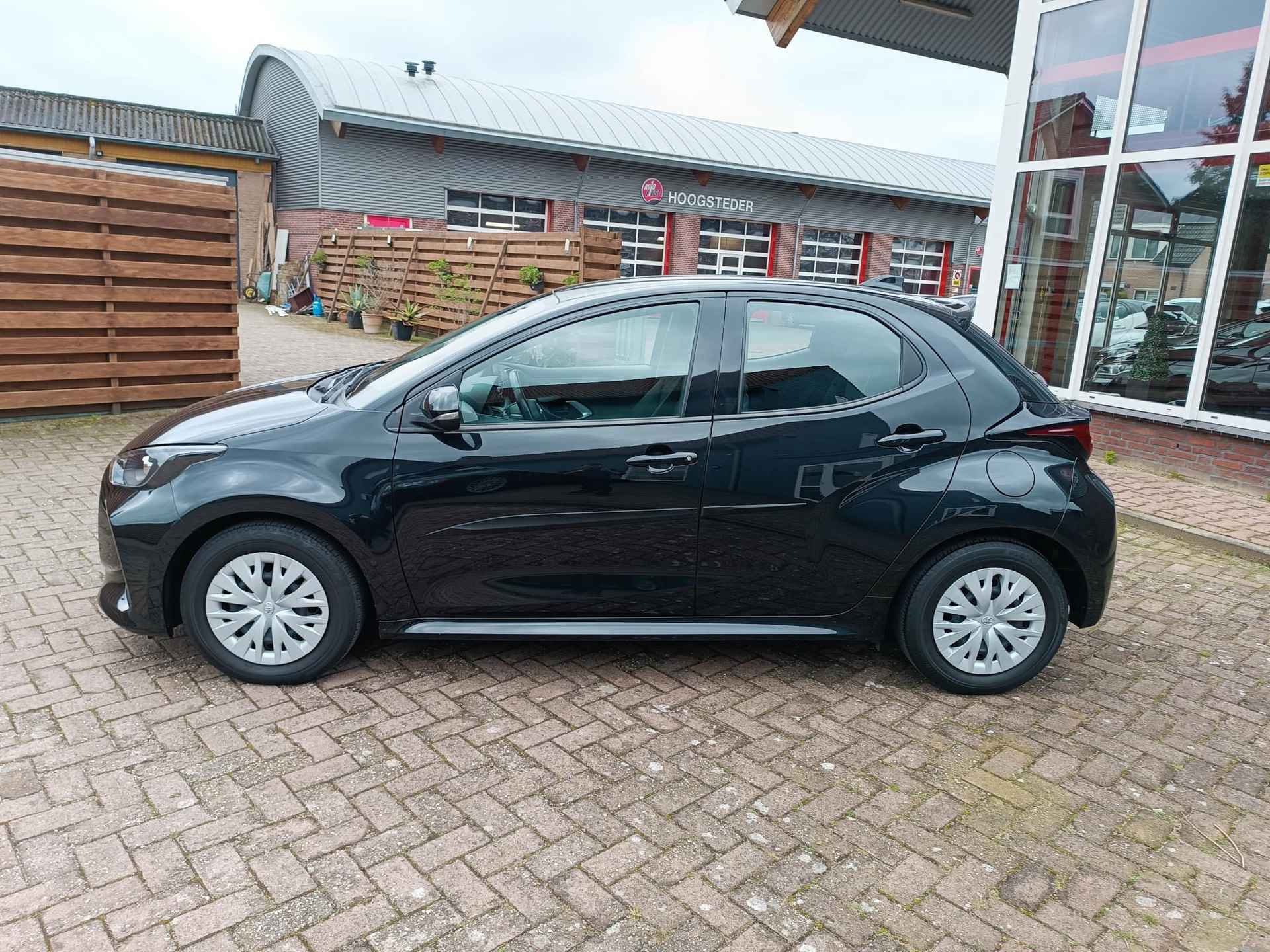 Toyota Yaris 1.0 VVT-i Active, Carplay, camera, adapt. cruise - 22/24