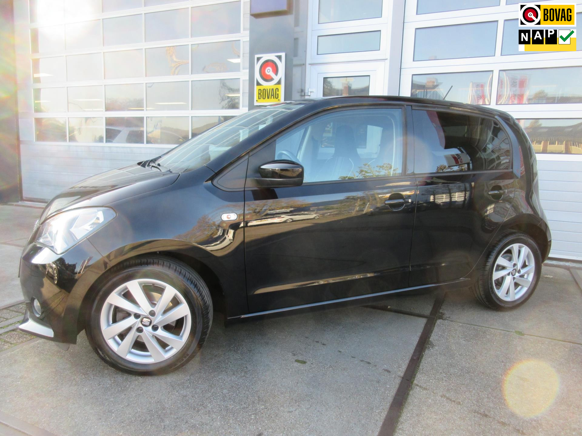 Seat Mii 1.0 Sport Connect / Airco / PDC / L.M. Velgen / D-Glas