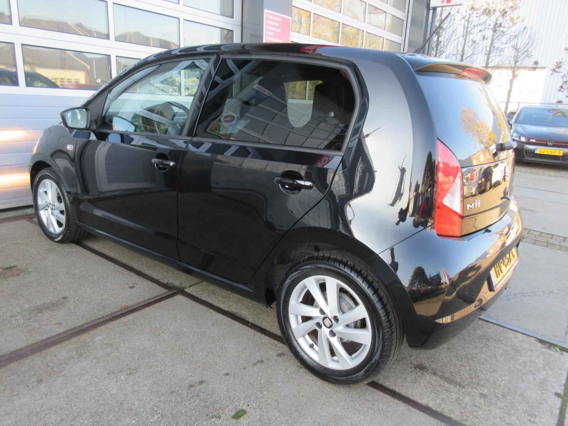 Seat Mii 1.0 Sport Connect / Airco / PDC / L.M. Velgen / D-Glas - 11/27