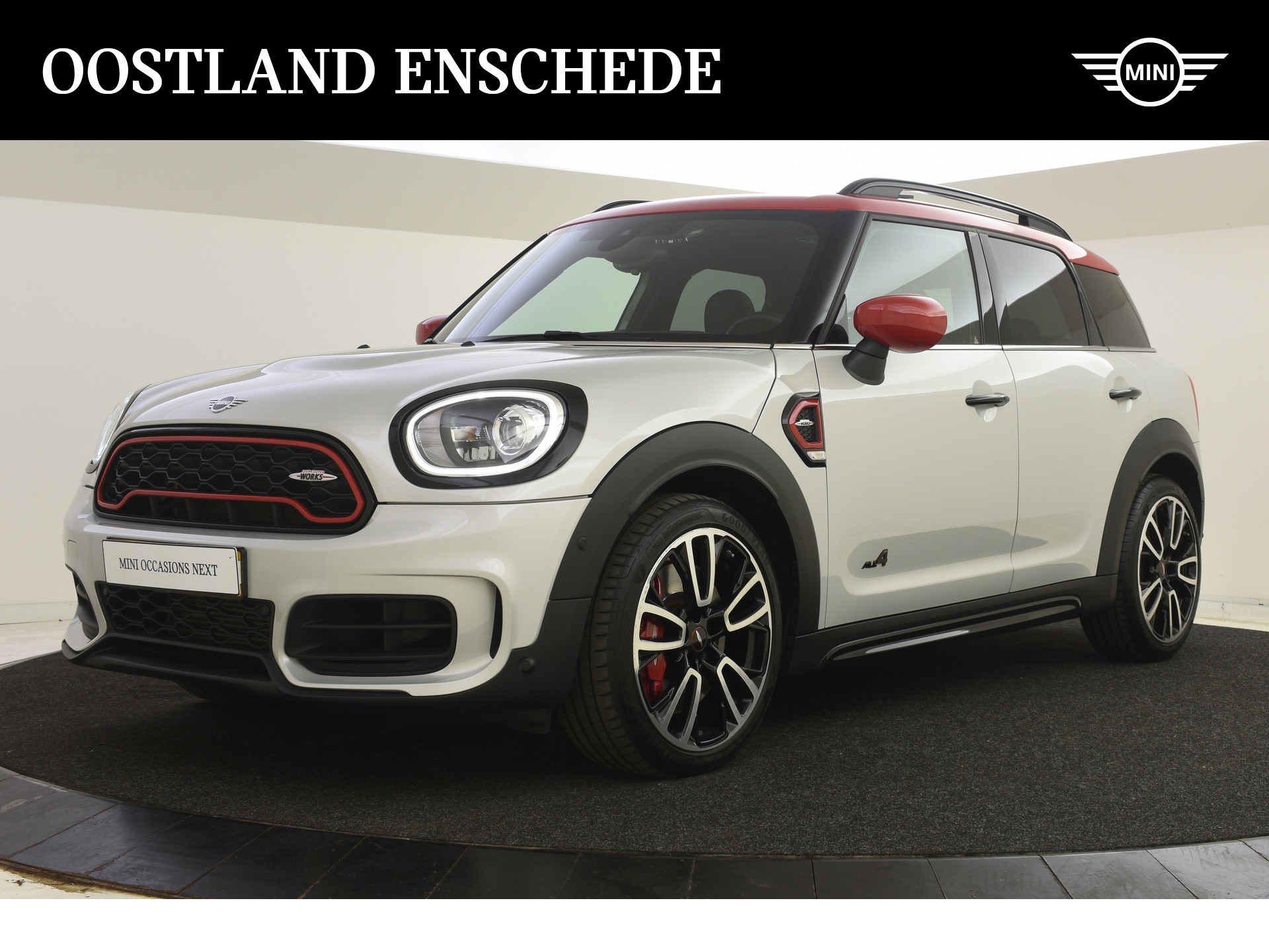 MINI Countryman JCW ALL4 Chili Automaat / Panoramadak / Achteruitrijcamera / Comfort Access / LED / Apple CarPlay / Park Assistant / Stoelverwarming