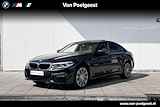 BMW 5 Serie Sedan 530e iPerformance High Executive M-Sport Glazen Schuifdak /  Soft Close / Head up / Adaptieve LED / Driving Assistant / Ambient Air  / Park Assist Pack /