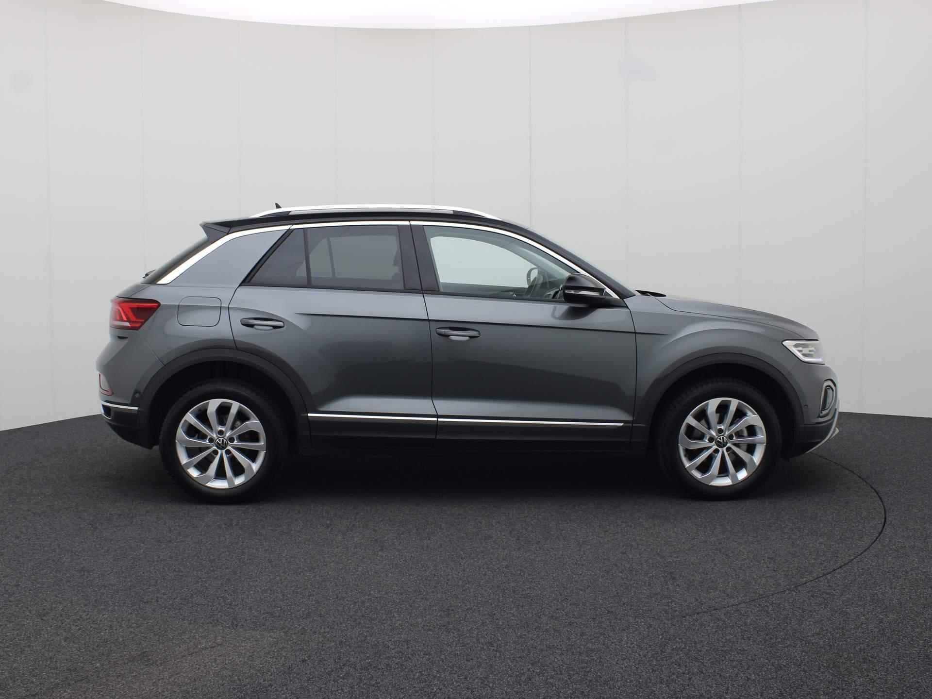 Volkswagen T-Roc 1.5TSI/150PK Style DSG · Navigatie · Parkeersensoren · Trekhaak · Garantie tot januari 2026 - 4/8