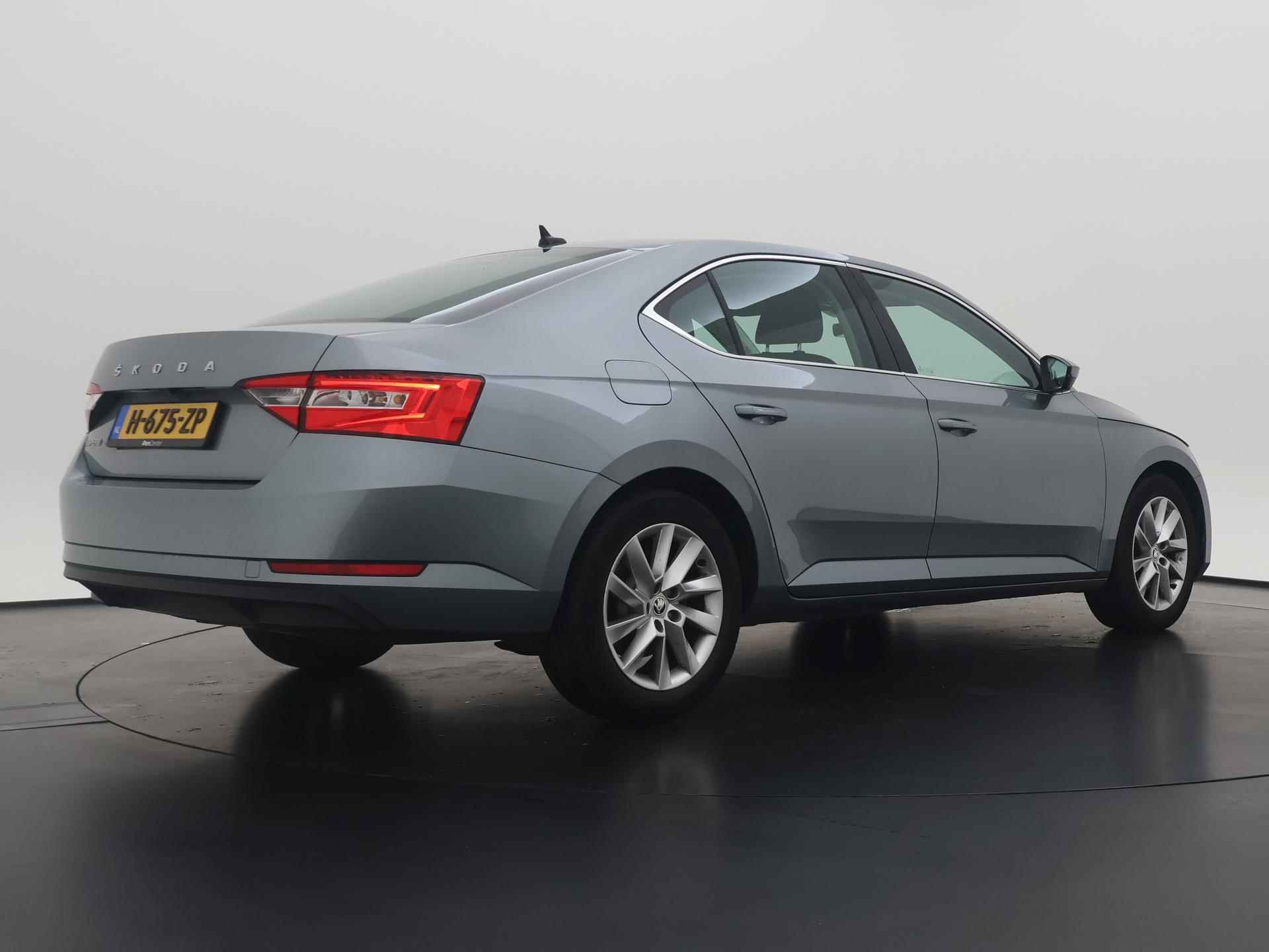 Skoda Superb 1.5 TSI ACT Business Edition  | Stoelverwarming | Navigatie | Camera | - 5/15