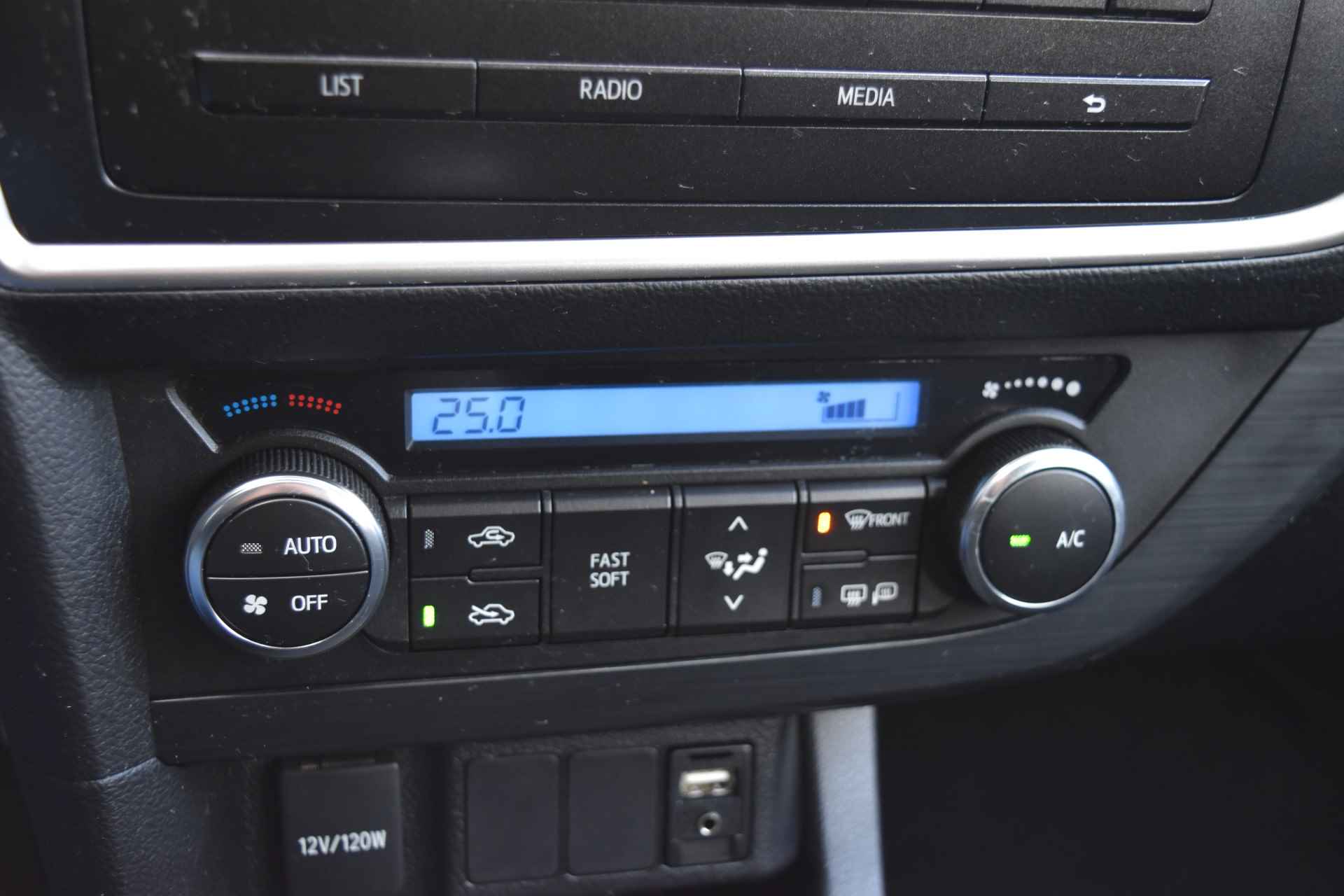Toyota Auris Touring Sports 1.3 Comfort trekhaak climate control - 21/47