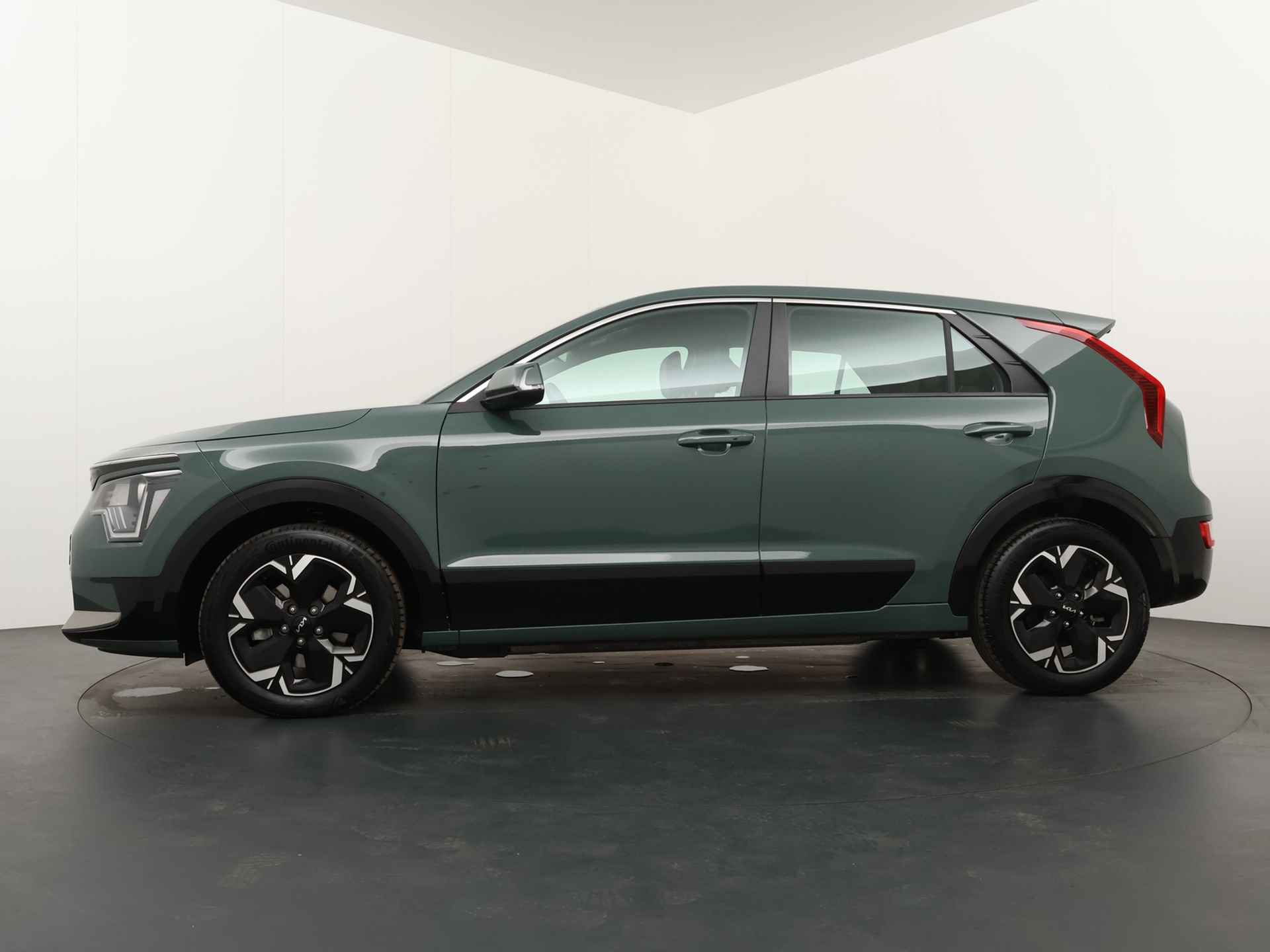 Kia Niro EV DynamicLine 64.8 kWh - Navigatie - Apple Carplay/Android Auto - Parkeersensoren voor en achter - Fabrieksgarantie tot 05-2029 - 3/47