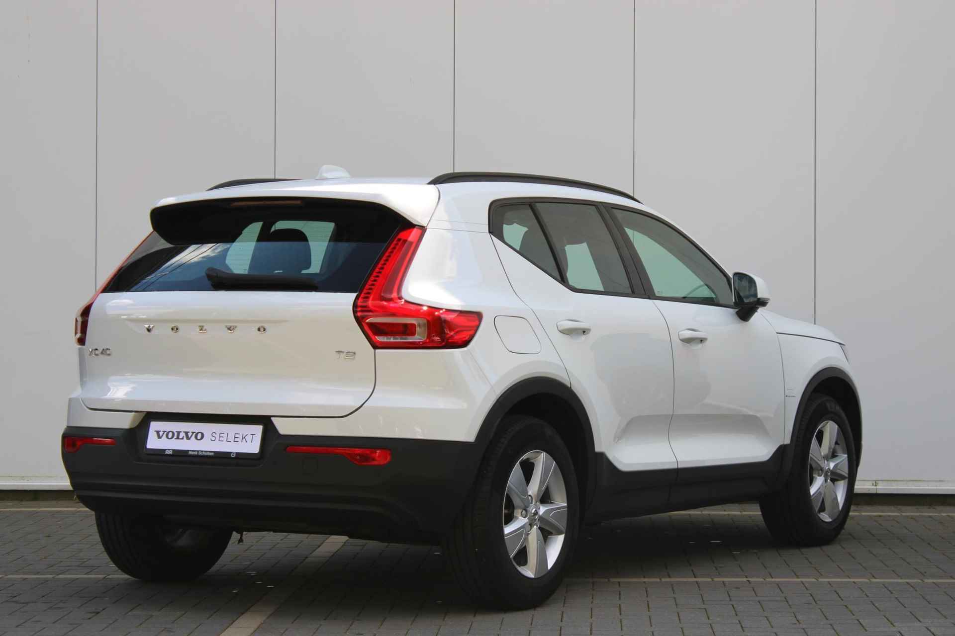 Volvo XC40 T2 129PK Momentum Core, Park Assist Achter incl. Camera, Lane Assist, Cruise Control, LED Koplampen incl. Grootlicht Assistent, AppleCarplay&Android Auto, Semi Elektr. Trekhaak, Bluetooth Telefonie & Audio, Volvo OnCall, City Safety, Climate Control, - 3/27