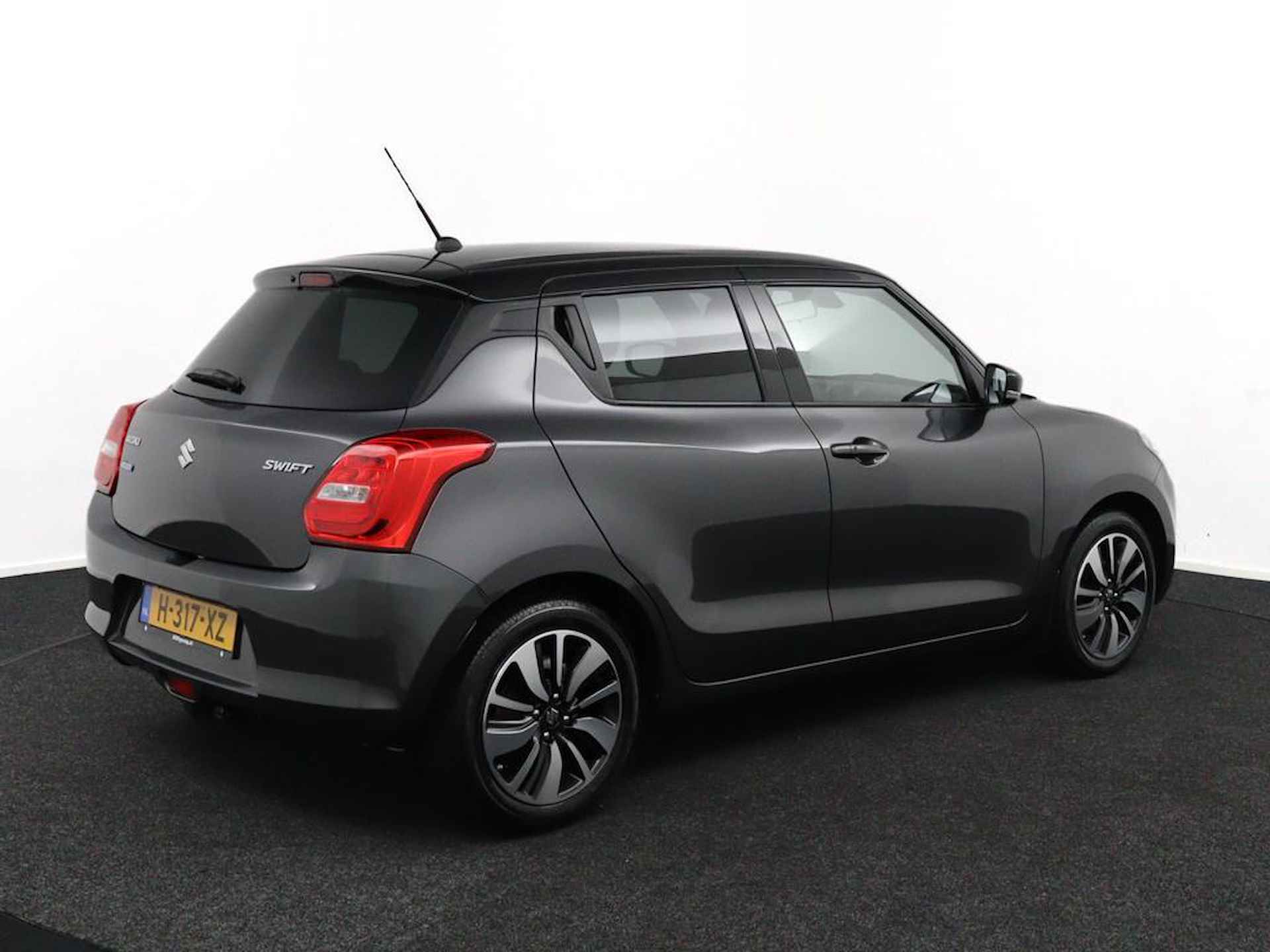 Suzuki Swift 1.2 Stijl Smart Hybrid | Afneembare Trekhaak | Navigatie | Keyless Entry | Led Verlichting | Stoelverwarming | - 2/47