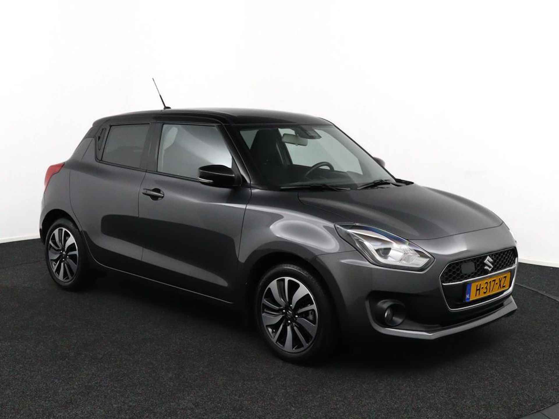 Suzuki Swift 1.2 Stijl Smart Hybrid | Afneembare Trekhaak | Navigatie | Keyless Entry | Led Verlichting | Stoelverwarming | - 3/47