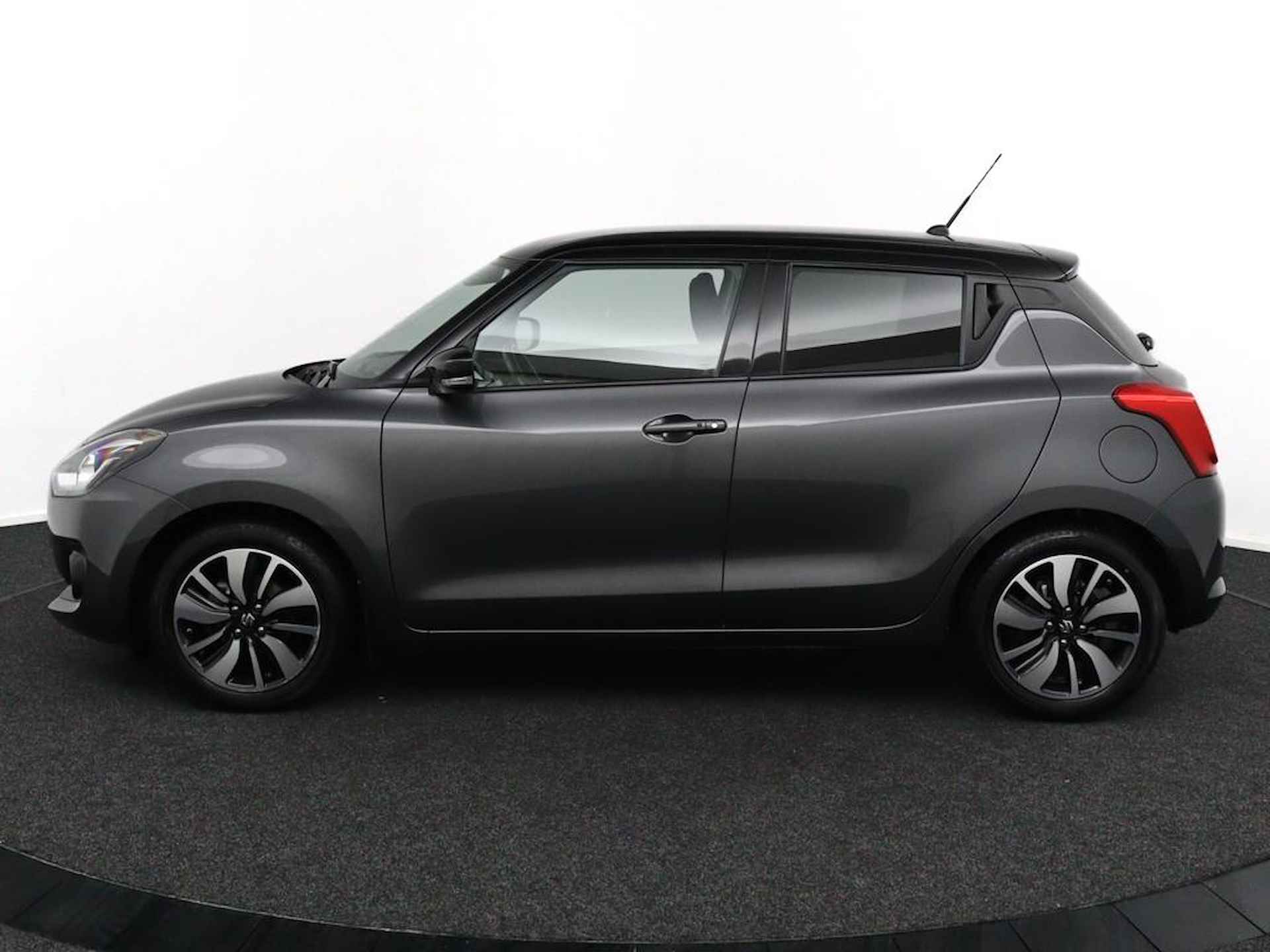 Suzuki Swift 1.2 Stijl Smart Hybrid | Afneembare Trekhaak | Navigatie | Keyless Entry | Led Verlichting | Stoelverwarming | - 6/47