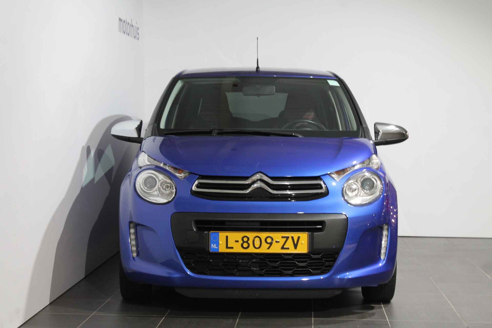 Citroen C1 1.0 VTi 72PK 5D Feel Airco CAMERA | CARPLAY | AIRCO - 2/26