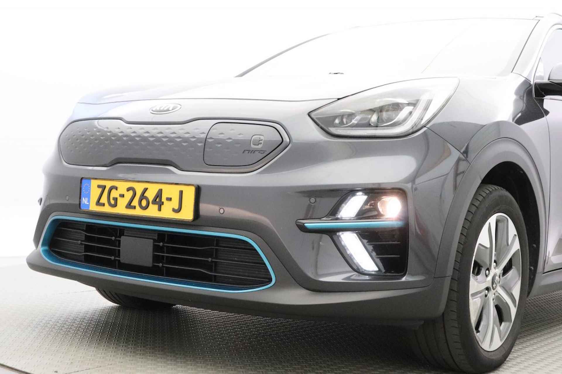 KIA E-niro ExecutiveLine 64 kWh Full Electric - Leer, Navi, Xenon, Camera - 28/31