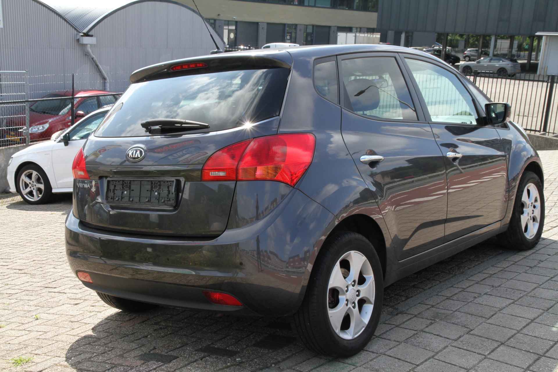 Kia Venga 1.6 CVVT World Cup Edition - 4/30