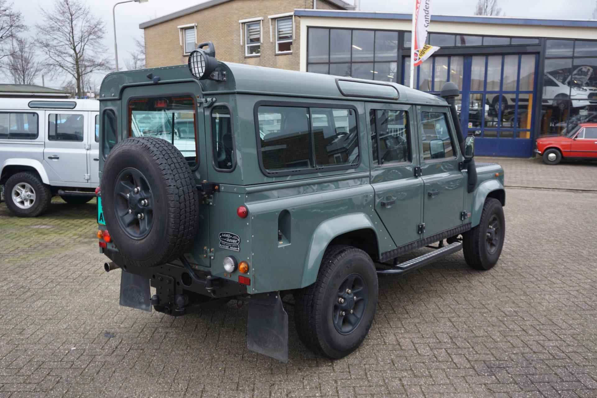 Land Rover Defender 2.4 TD 110 SW SE I 5 Persoons I Airco I Stoelverw. I - 2/5