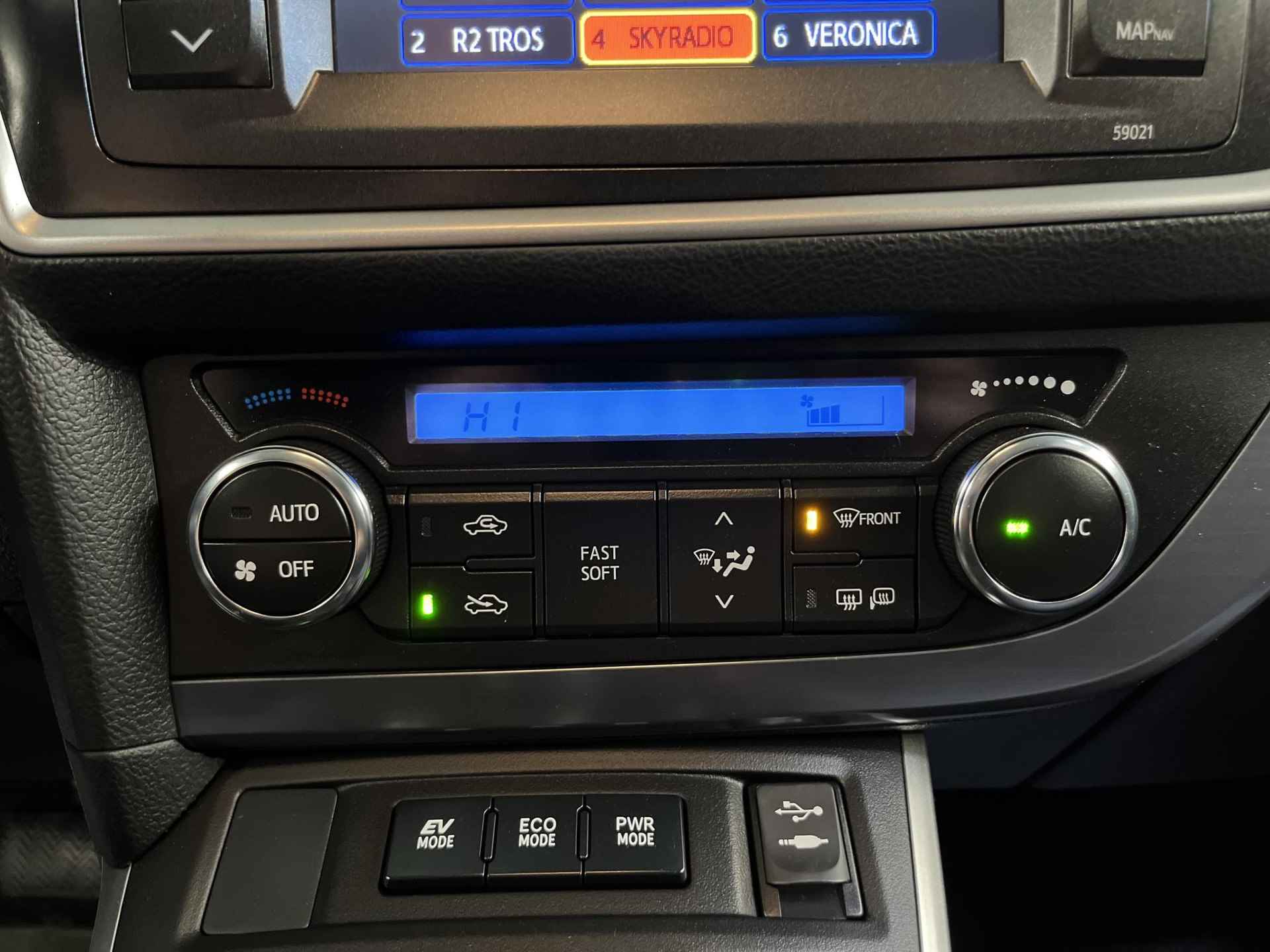 Toyota Auris Touring Sports 1.8 Hybrid Lease+ | Parkeersensoren | Camera | Trekhaak | - 20/38
