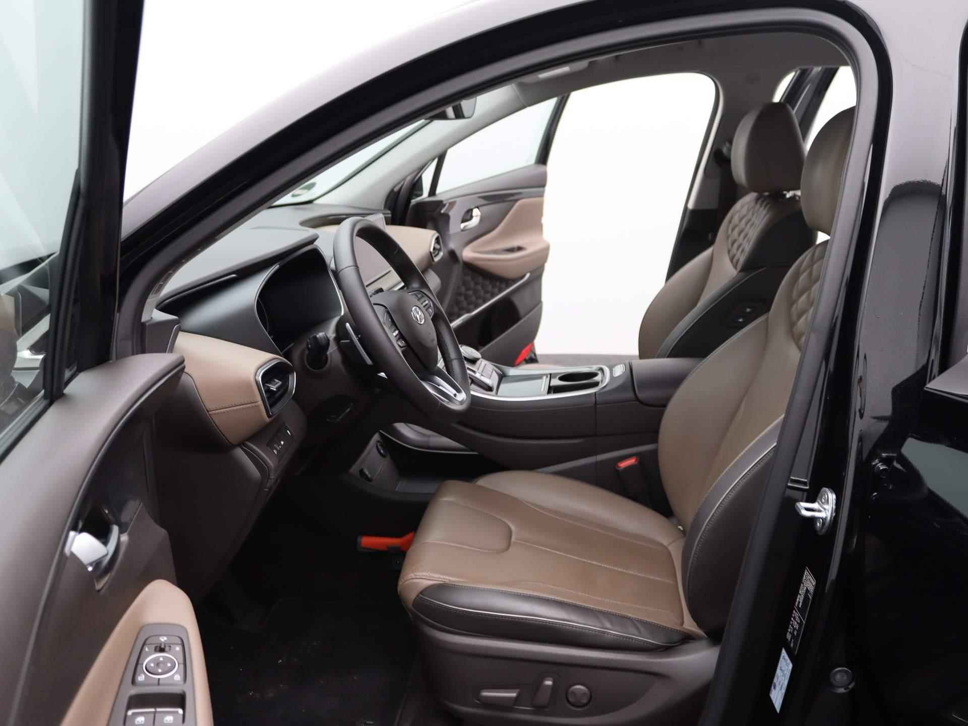 Hyundai Santa Fe 1.6 T-GDI PHEV Comfort Smart Automaat | Airco | Navigatie | Achteruitrijcamera | Cruise Control | Lederen Bekleding | Trekhaak - 12/47