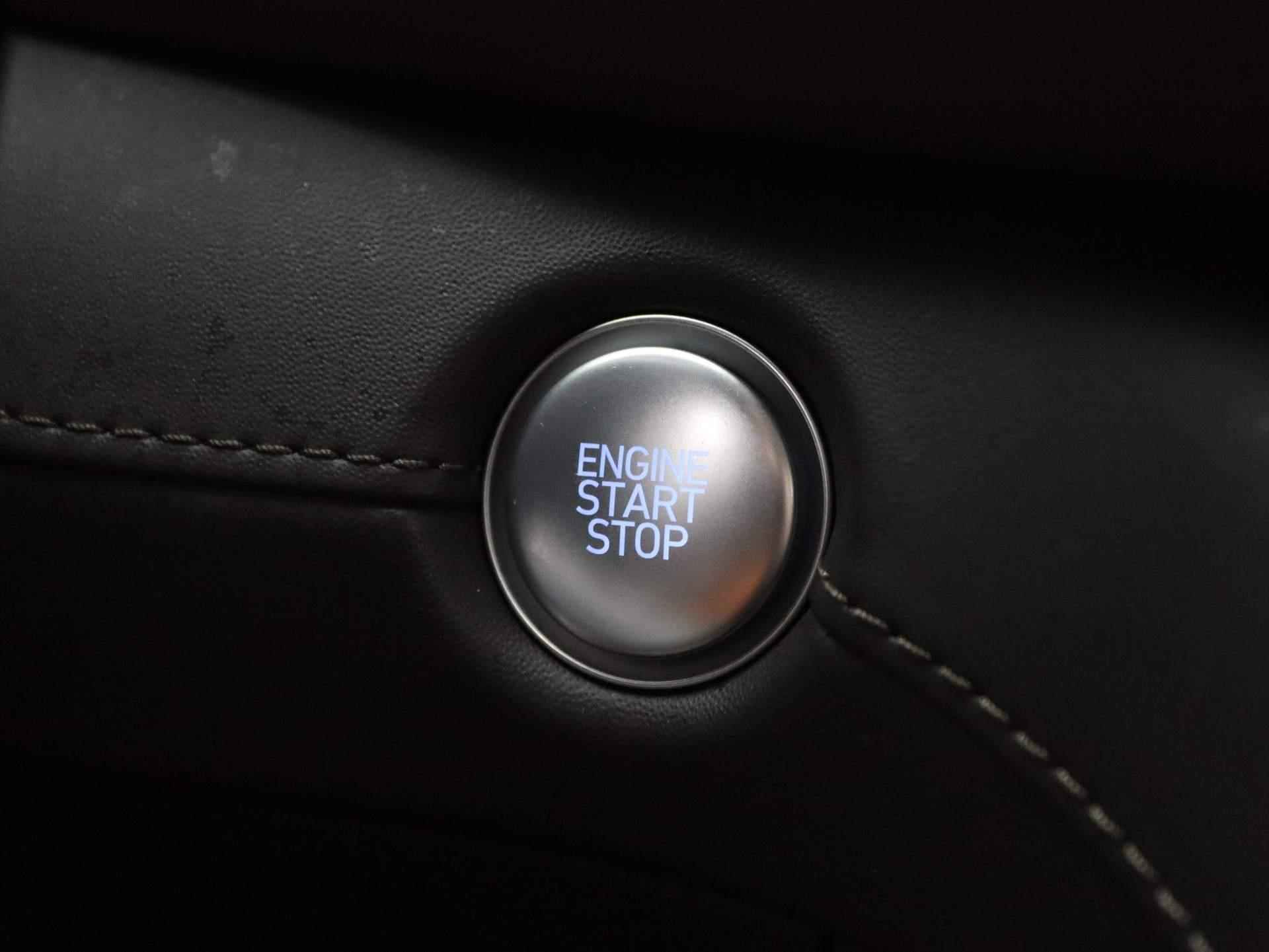 Hyundai Santa Fe 1.6 T-GDI PHEV Comfort Smart Automaat | Airco | Navigatie | Achteruitrijcamera | Cruise Control | Lederen Bekleding | Trekhaak - 22/47