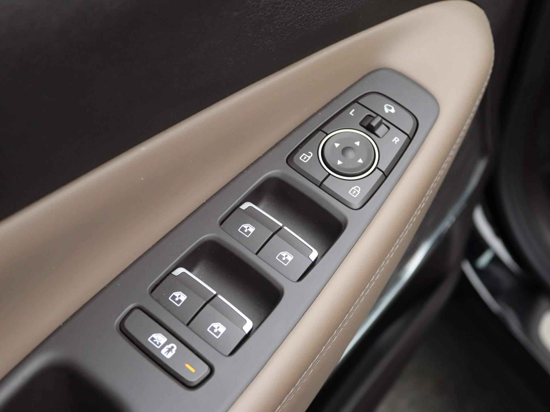 Hyundai Santa Fe 1.6 T-GDI PHEV Comfort Smart Automaat | Airco | Navigatie | Achteruitrijcamera | Cruise Control | Lederen Bekleding | Trekhaak - 27/47