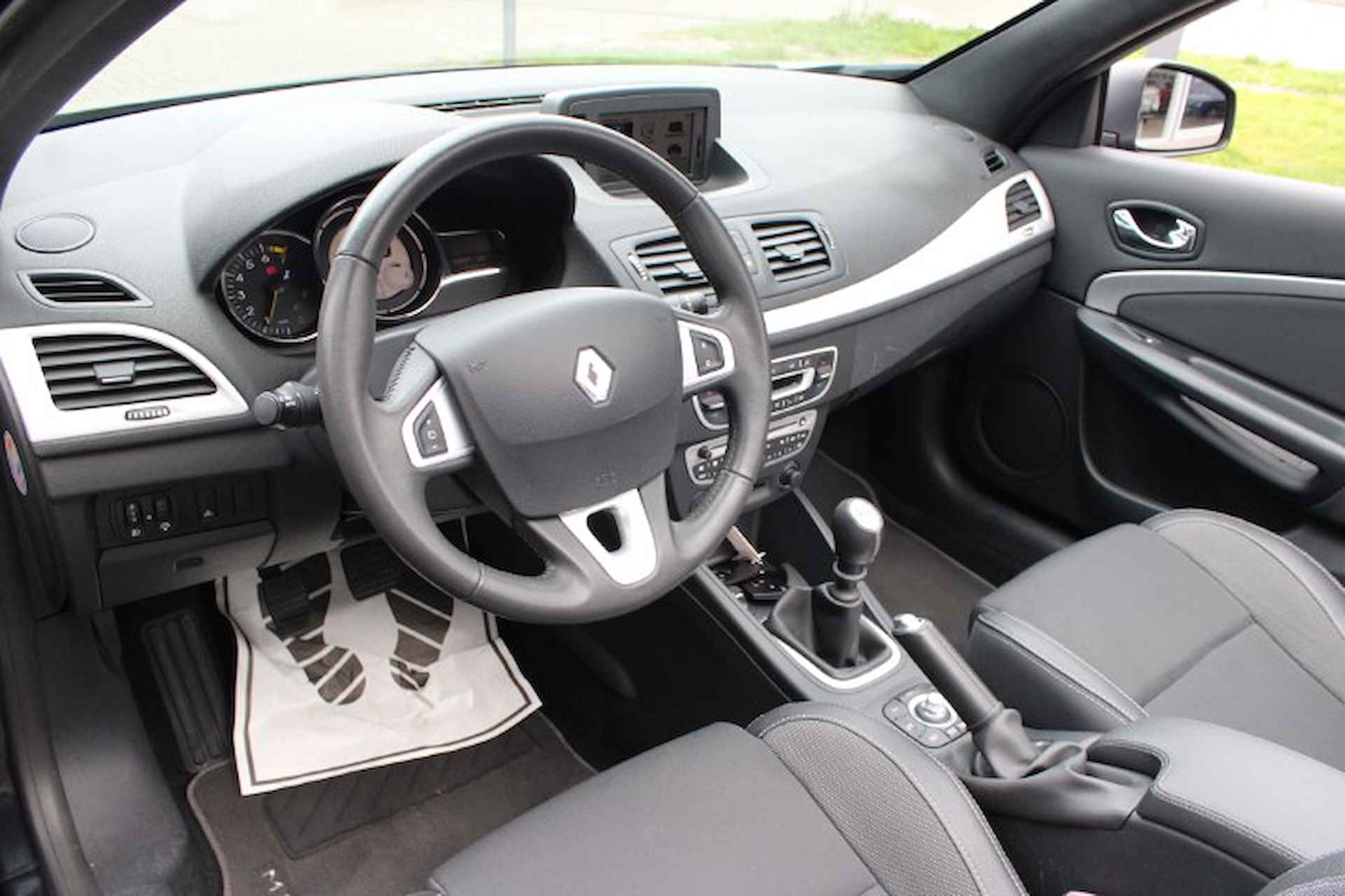 Renault Megane TCe 130 Dynamique | Goed onderhouden Cabrio met Windscherm | Parkeersensoren Voor en Achter - 4/42