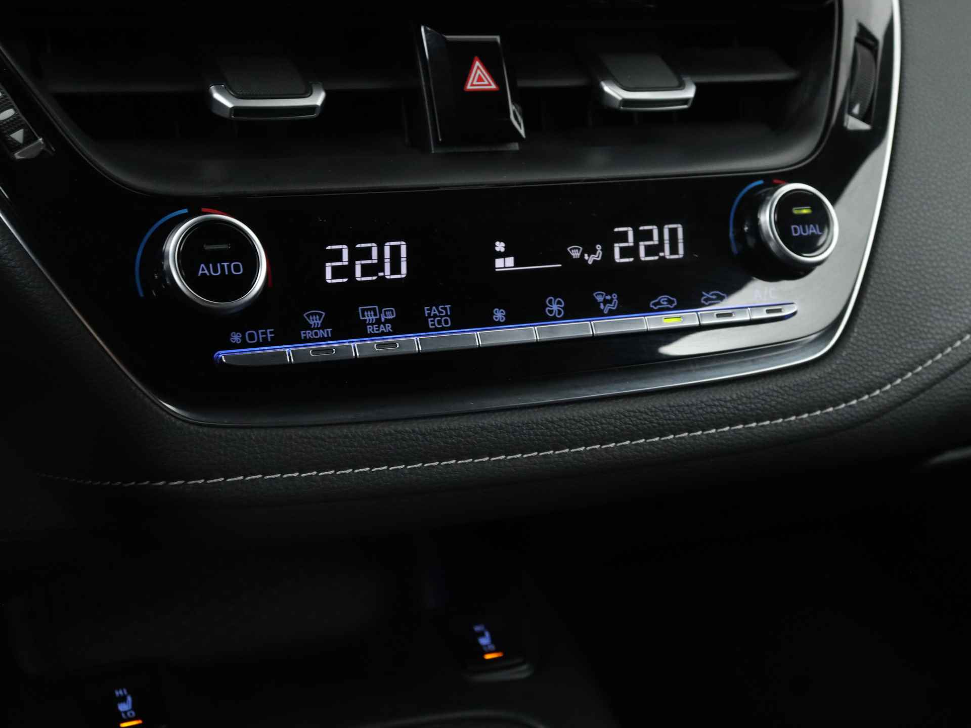 Toyota Corolla 1.8 Hybrid Dynamic + Limited | Apple CarPlay | Android Auto | - 12/43