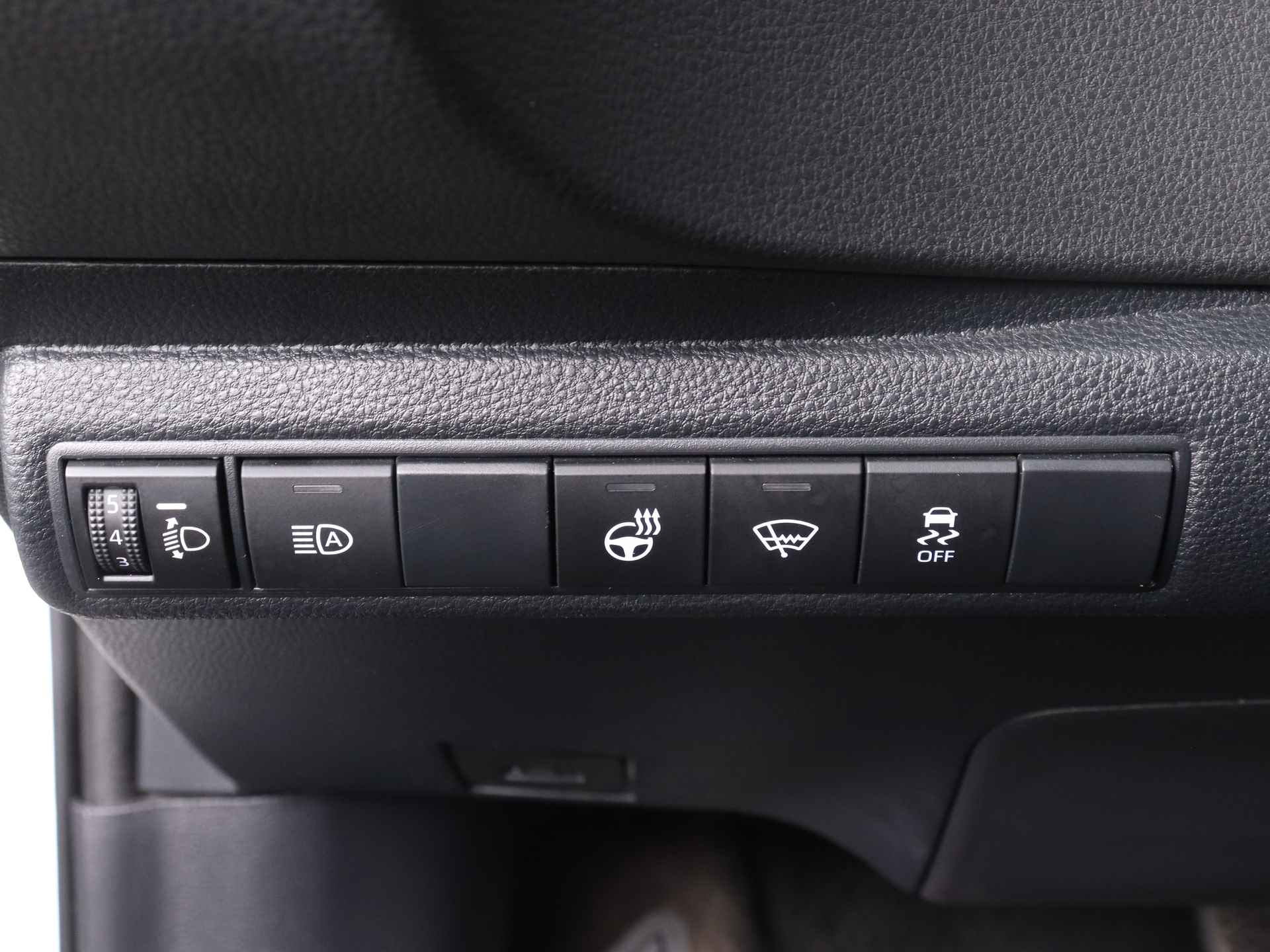 Toyota Corolla 1.8 Hybrid Dynamic + Limited | Apple CarPlay | Android Auto | - 34/43