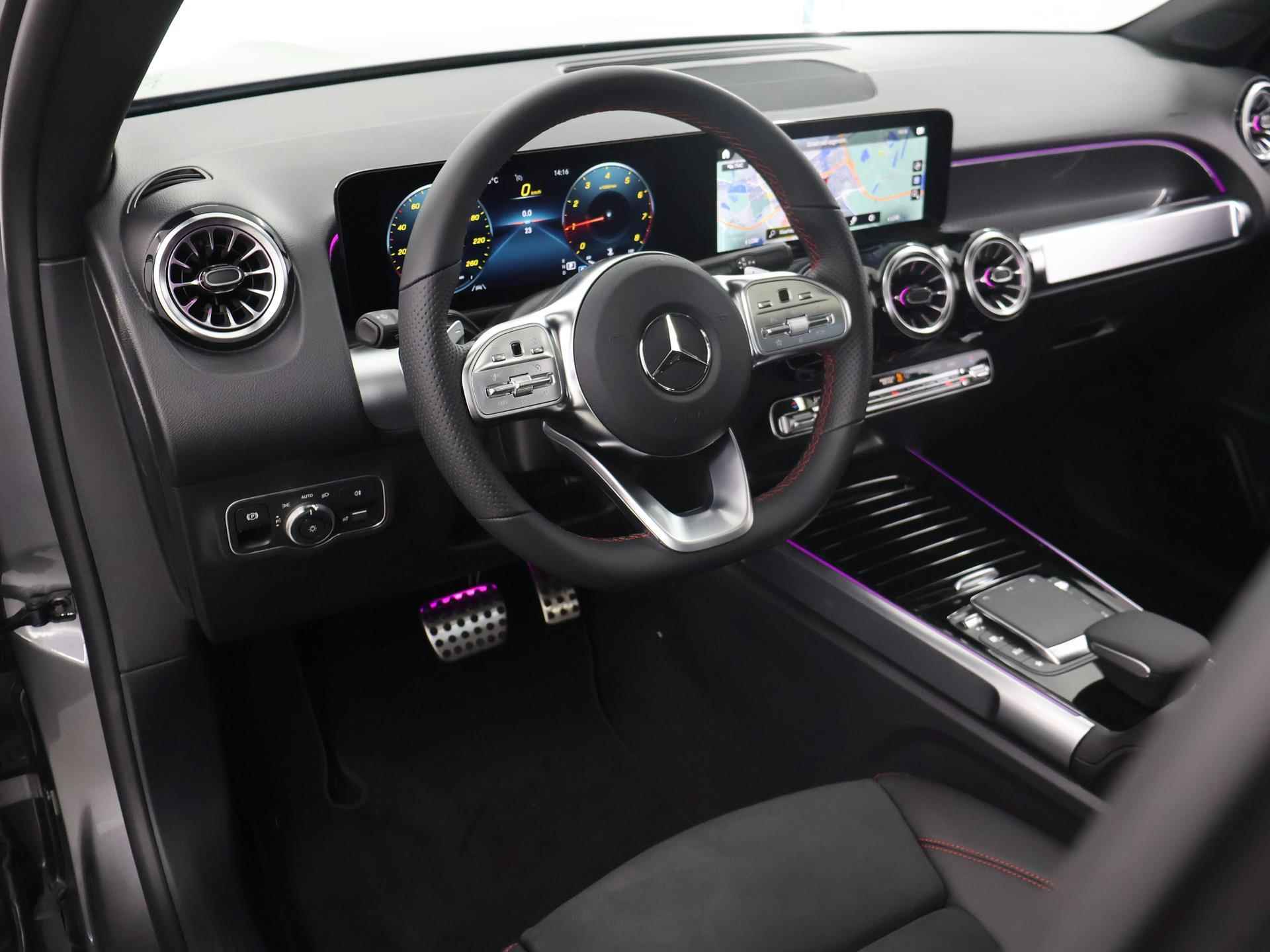 Mercedes-Benz GLB 180 AMG Line | Panoramadak | Nightpakket incl. 20" | Adaptieve demping | 360° Graden Camera | Sfeerverlichting | - 8/46