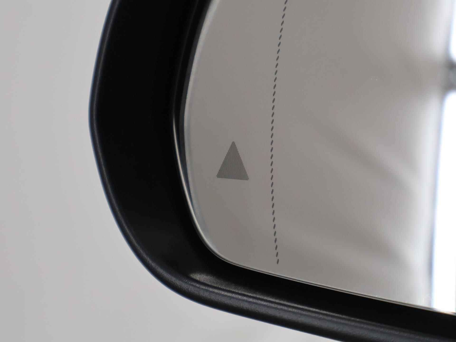 Mercedes-Benz GLB 180 AMG Line | Panoramadak | Nightpakket incl. 20" | Adaptieve demping | 360° Graden Camera | Sfeerverlichting | - 44/46