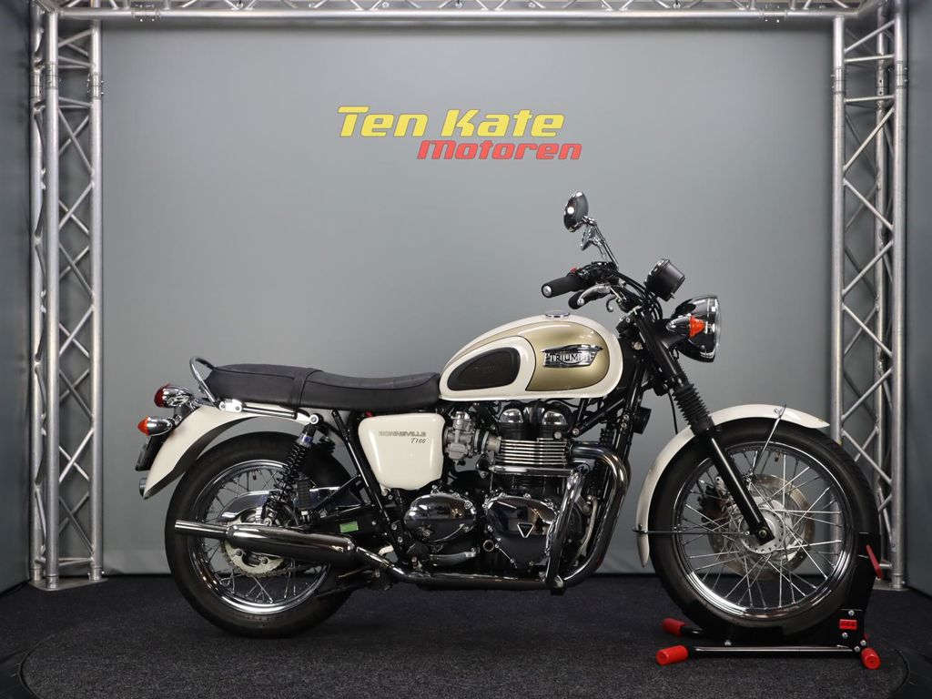 Triumph BONNEVILLE T100