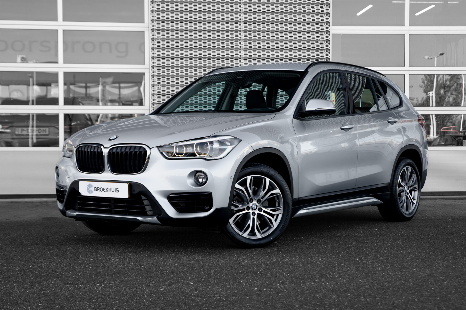 BMW X1 sDrive18i Executive | Panoramadak | Camera | LED |