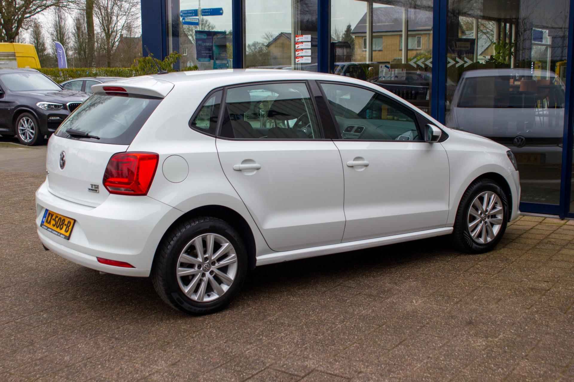 Volkswagen Polo 1.2 TSI Comfortline |Prijs rijklaar incl 12 mnd garantie| Airco Cruise Bluetooth LMV + All-Season - 15/43