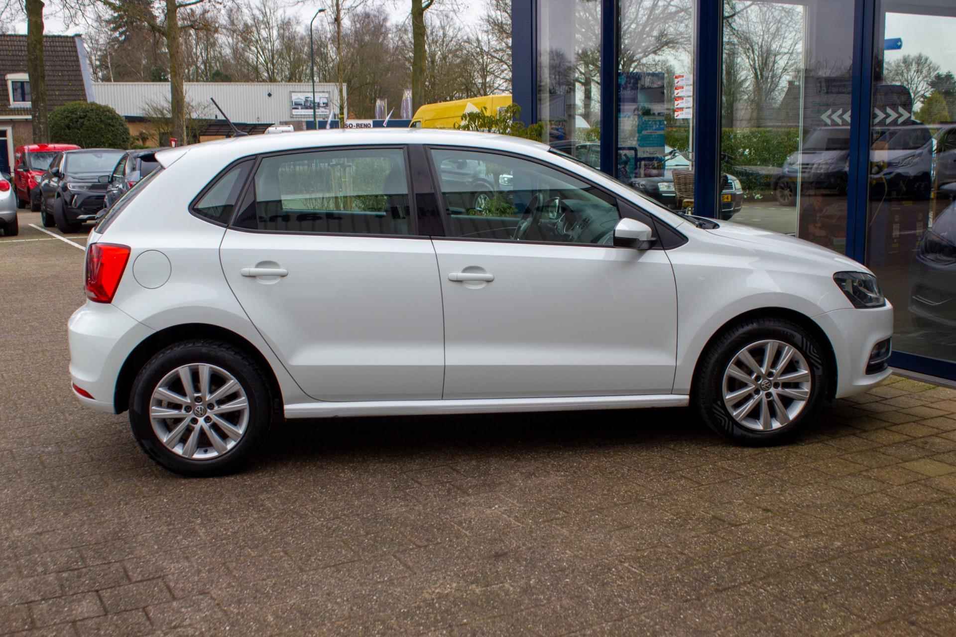 Volkswagen Polo 1.2 TSI Comfortline |Prijs rijklaar incl 12 mnd garantie| Airco Cruise Bluetooth LMV + All-Season - 16/43