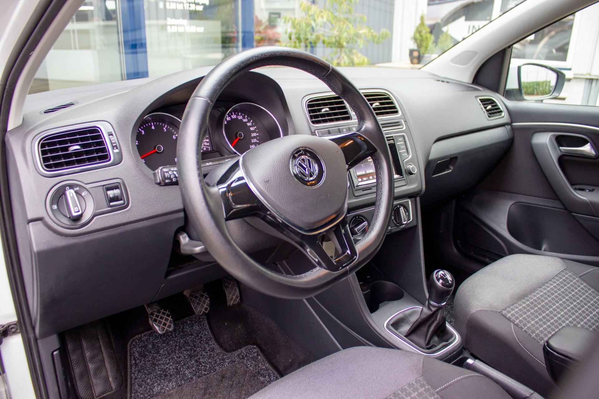 Volkswagen Polo 1.2 TSI Comfortline |Prijs rijklaar incl 12 mnd garantie| Airco Cruise Bluetooth LMV + All-Season - 17/43