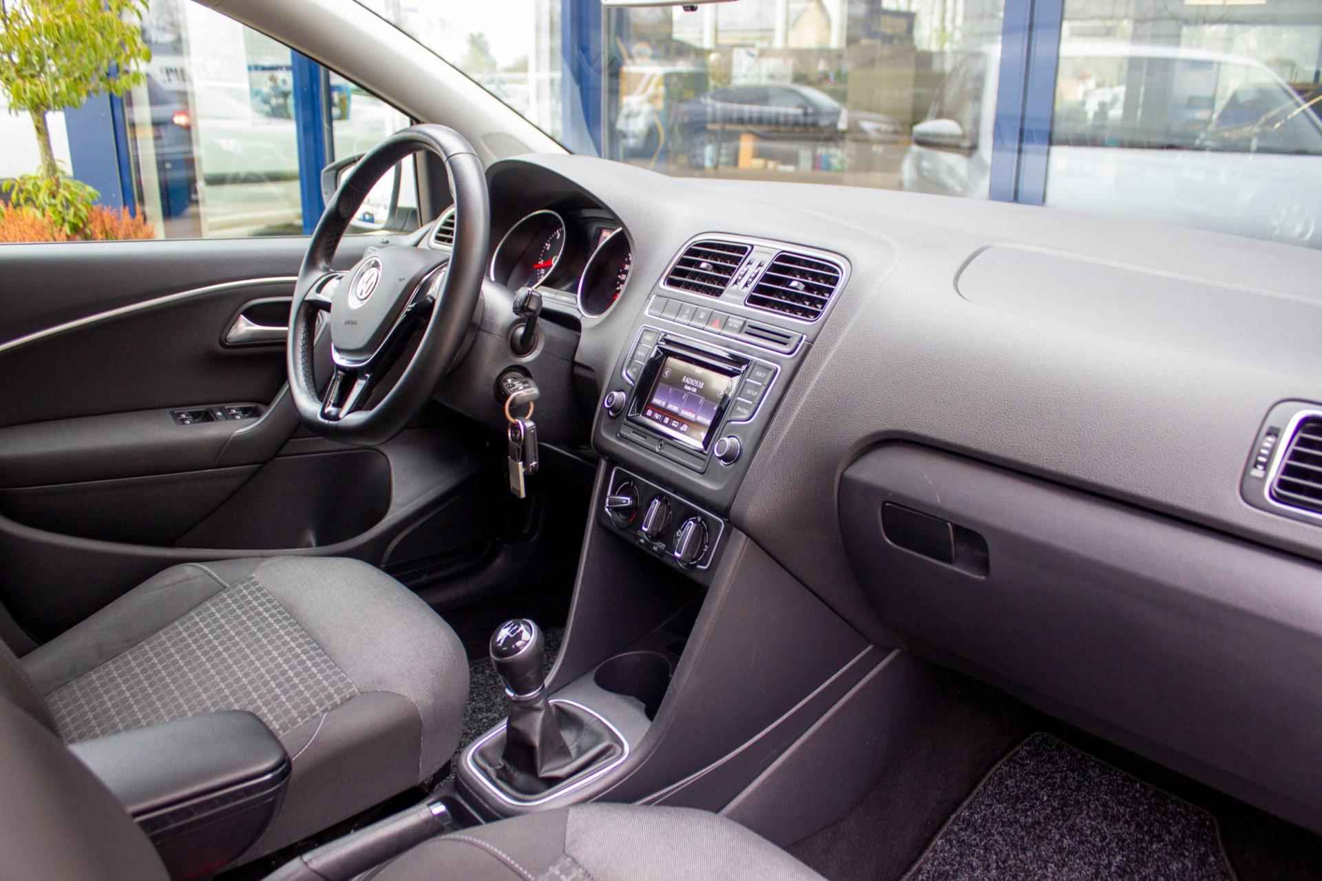 Volkswagen Polo 1.2 TSI Comfortline |Prijs rijklaar incl 12 mnd garantie| Airco Cruise Bluetooth LMV + All-Season - 24/43