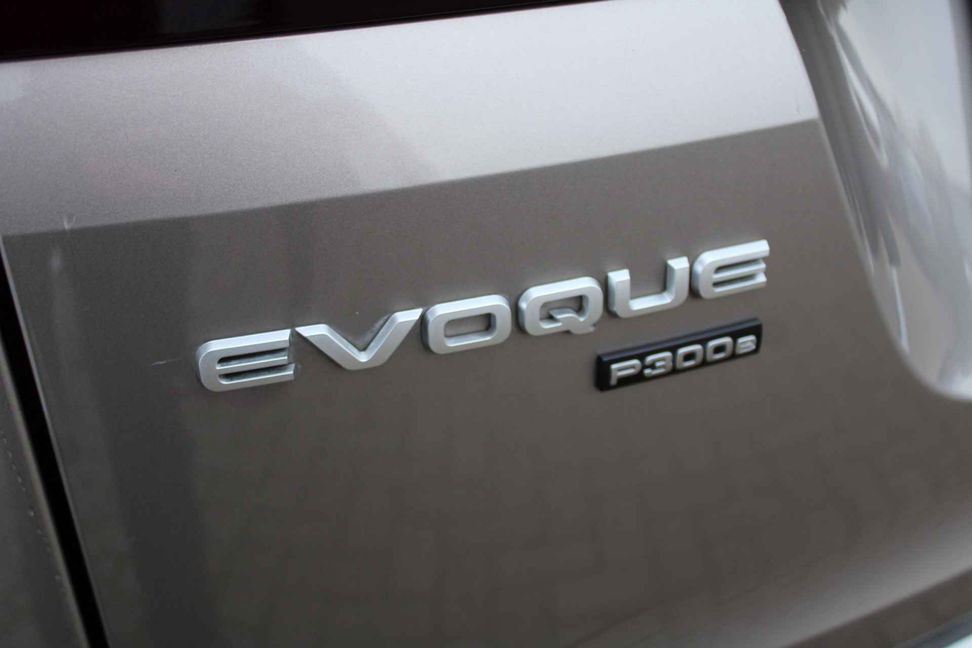 Land Rover Range Rover Evoque 1.5 P300e AWD R-Dynamic S | 360º | LEDER | NAVI | STOELVERWARMING | LED | TREKHAAK - 33/35