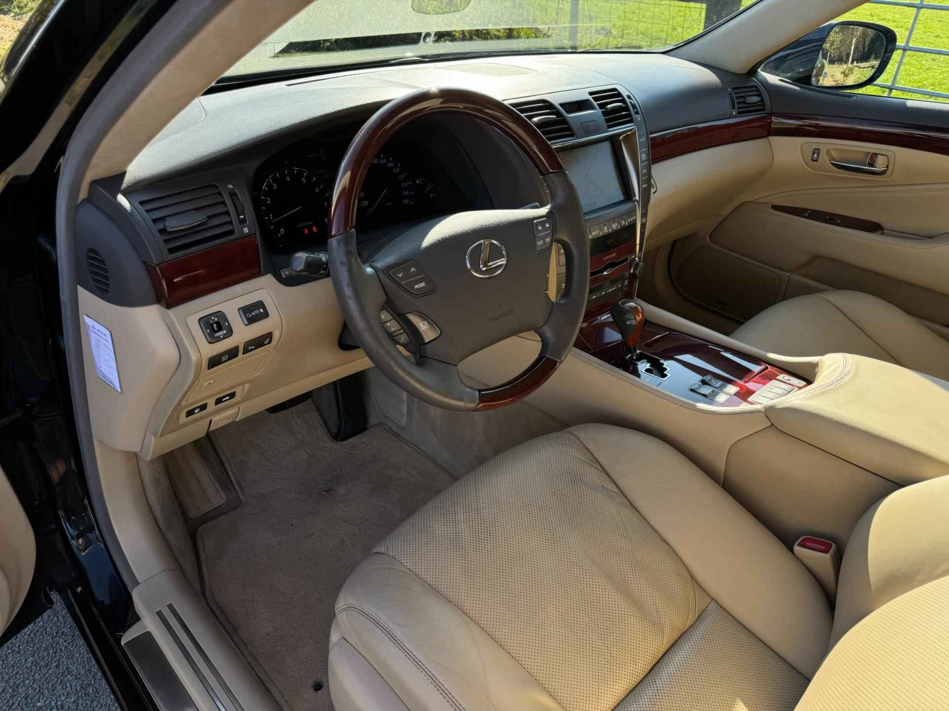 Lexus LS 460 Luxury 381PK dealer onderhouden - 11/31