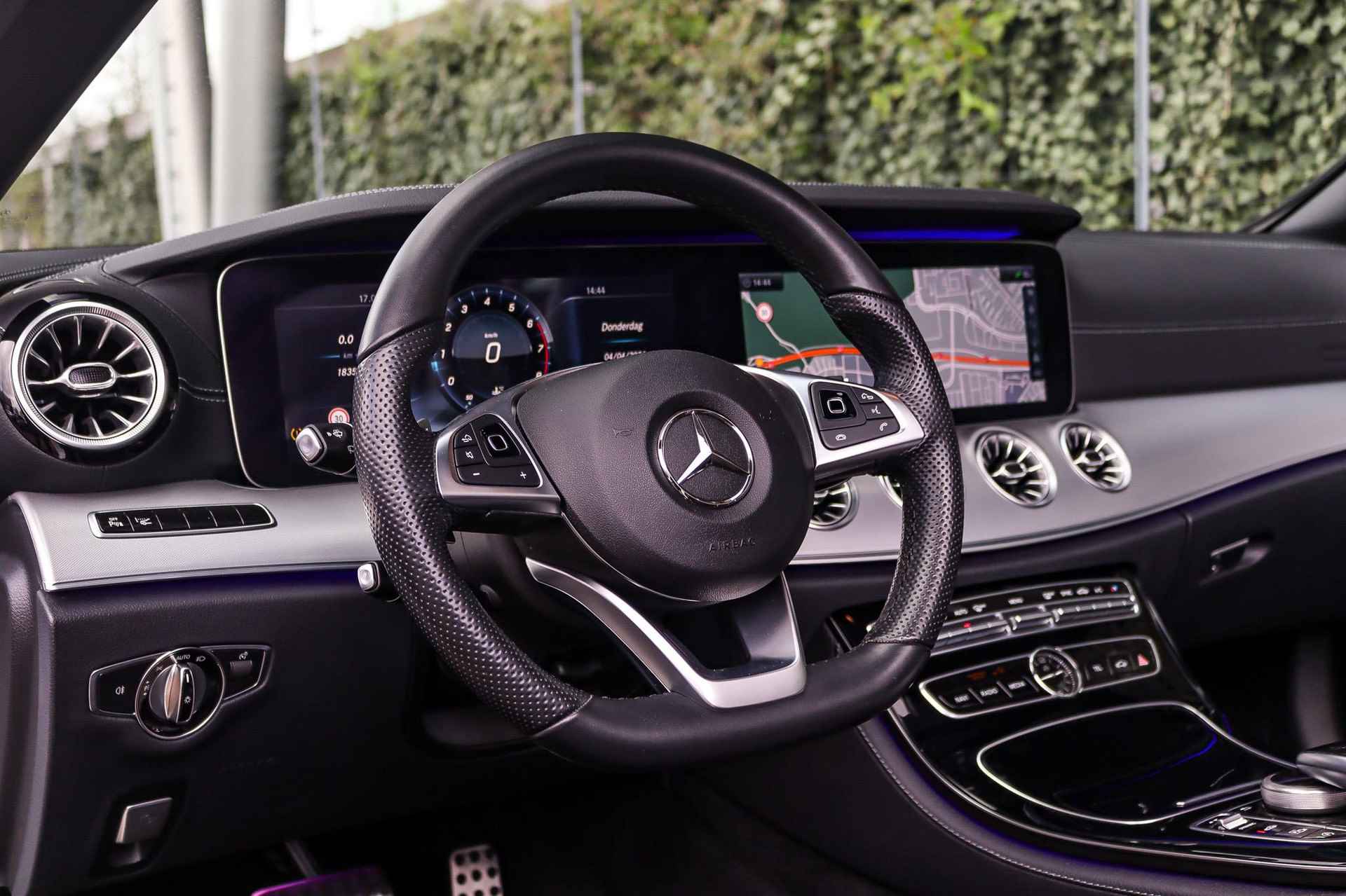 Mercedes-Benz E-klasse E 300 Cabriolet Automaat AMG Line | Technology Pakket | Business Pakket | Air Body Control | Head-Up | Comand Online | Airscarf | 360° Camera - 24/41