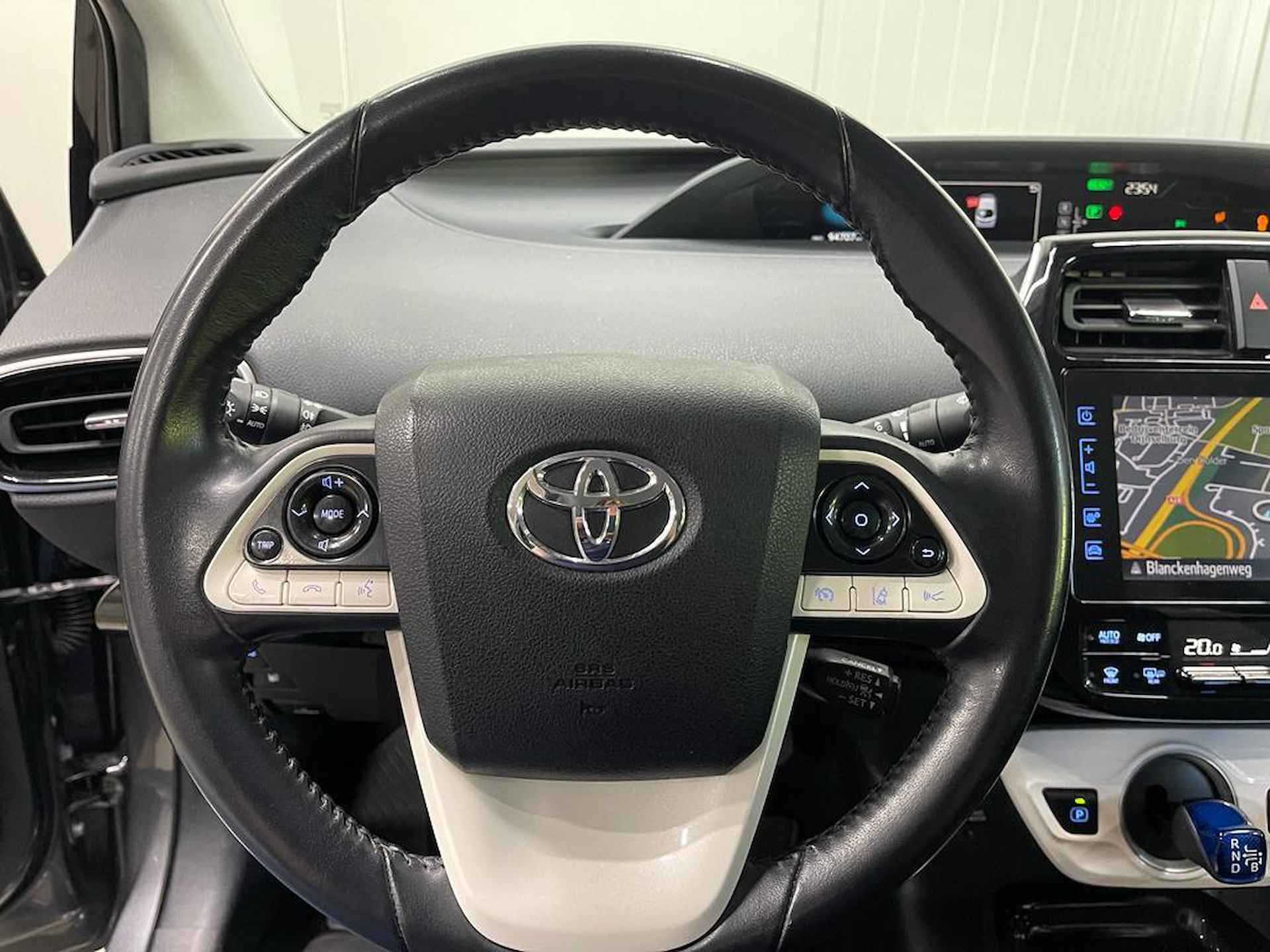 Toyota Prius 1.8 Plug-in Executive JBL, Camera, Stoelverwarming, Navigatie, Dodehoeksensoren, LED - 13/28