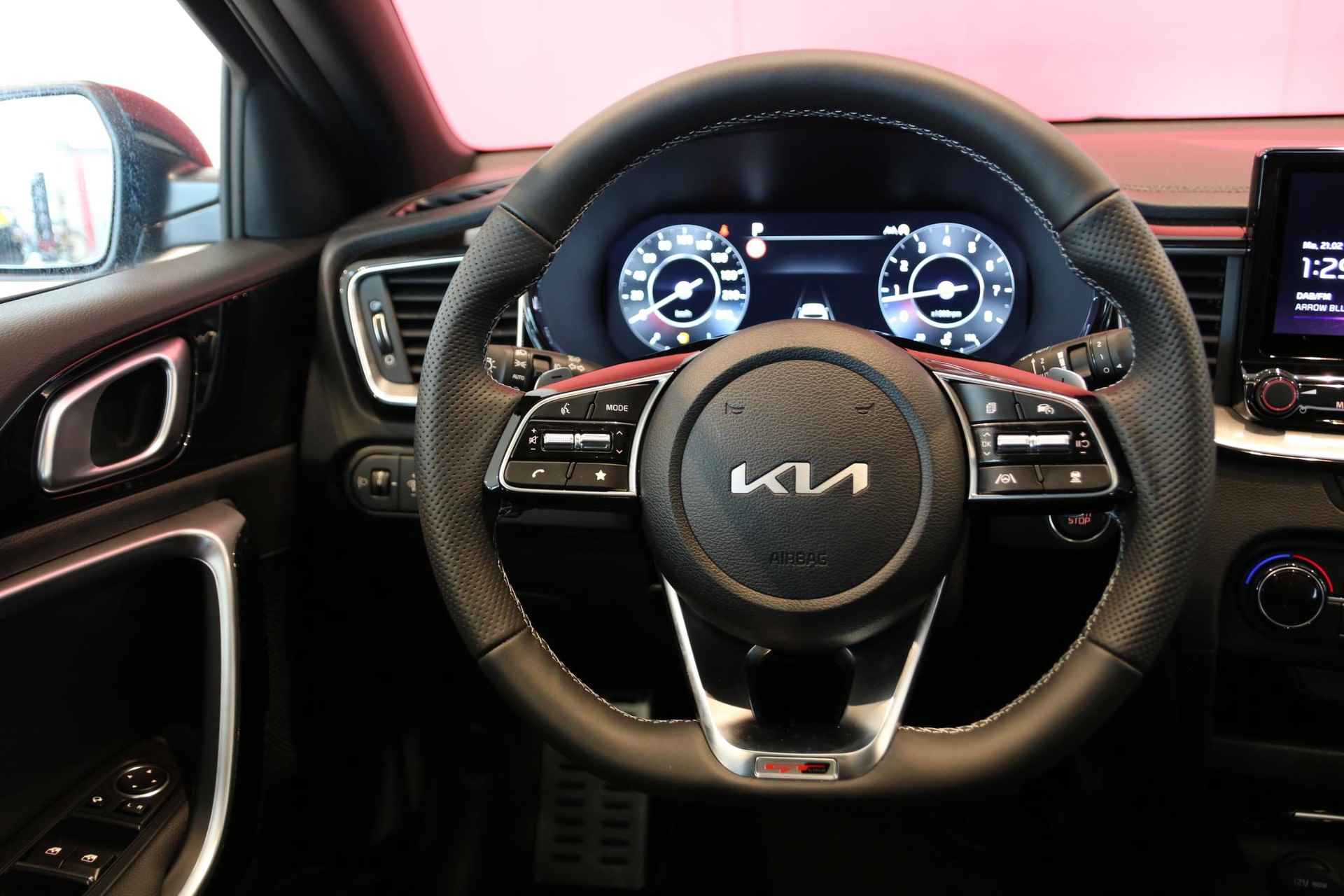 Kia Ceed Sportswagon 1.5 T-GDi GT-Line | Airco | Navi | Camera | Stoelverwarming| Privacy Glass | Pano | NIEUW TE BESTELLEN - 16/27