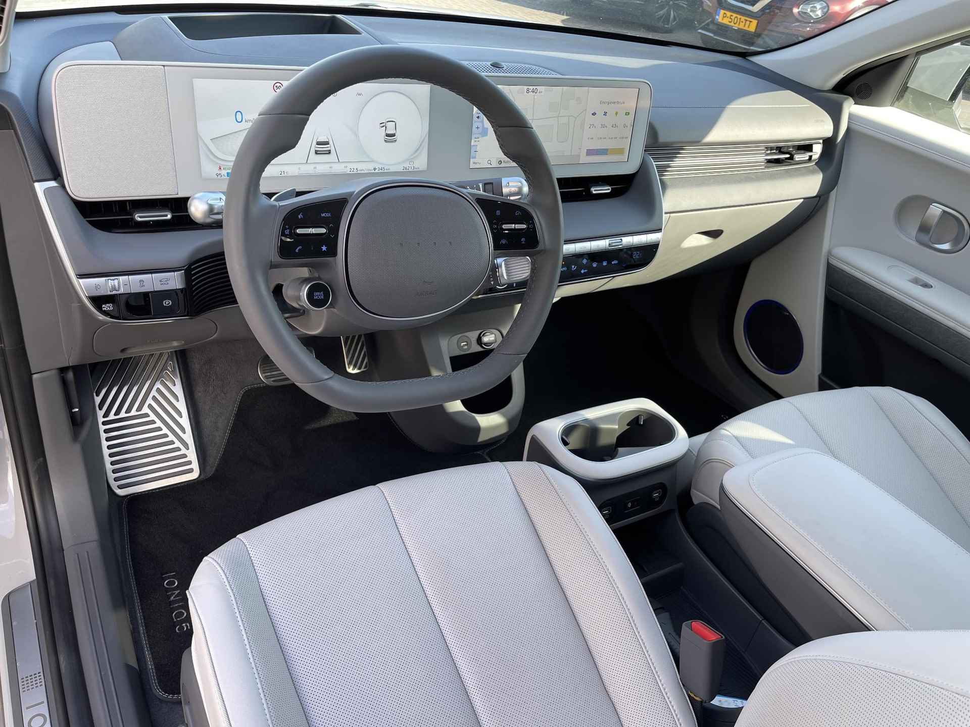 Hyundai IONIQ 5 Lounge AWD 77 kWh | Lounge Stoelen | Head-Up Display | BOSE Audio | Vol-Leder | 360° Camera | Stuur- + Stoelverwarming | 20'' Velgen | Rijklaarprijs! - 10/31