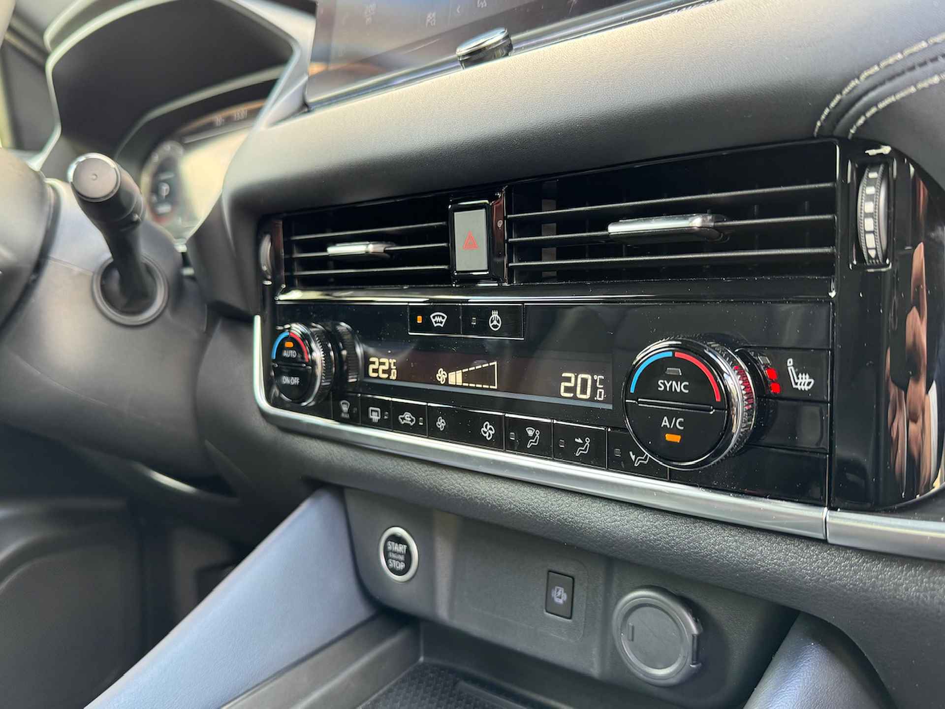 Nissan Qashqai 1.3 Mild-Hybrid 158pk Xtronic Tekna | Panoramadak | Cold Pack | Head Up | App Connect | Keyless - 30/39