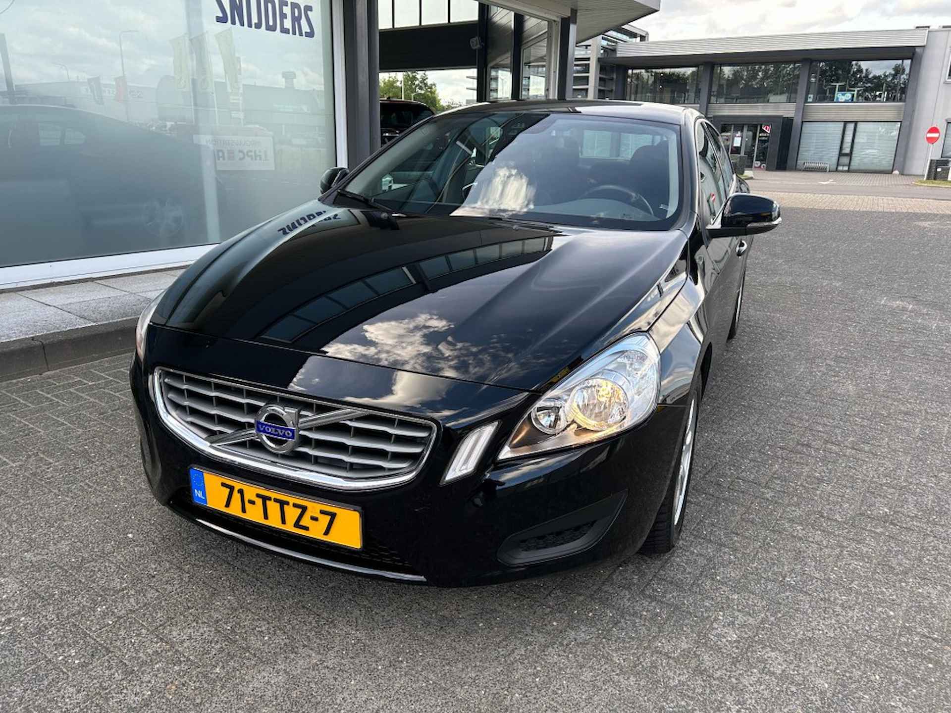 VOLVO S60 T3 1.5i BUSINESS _ INTRO - Navigatie - 2/31