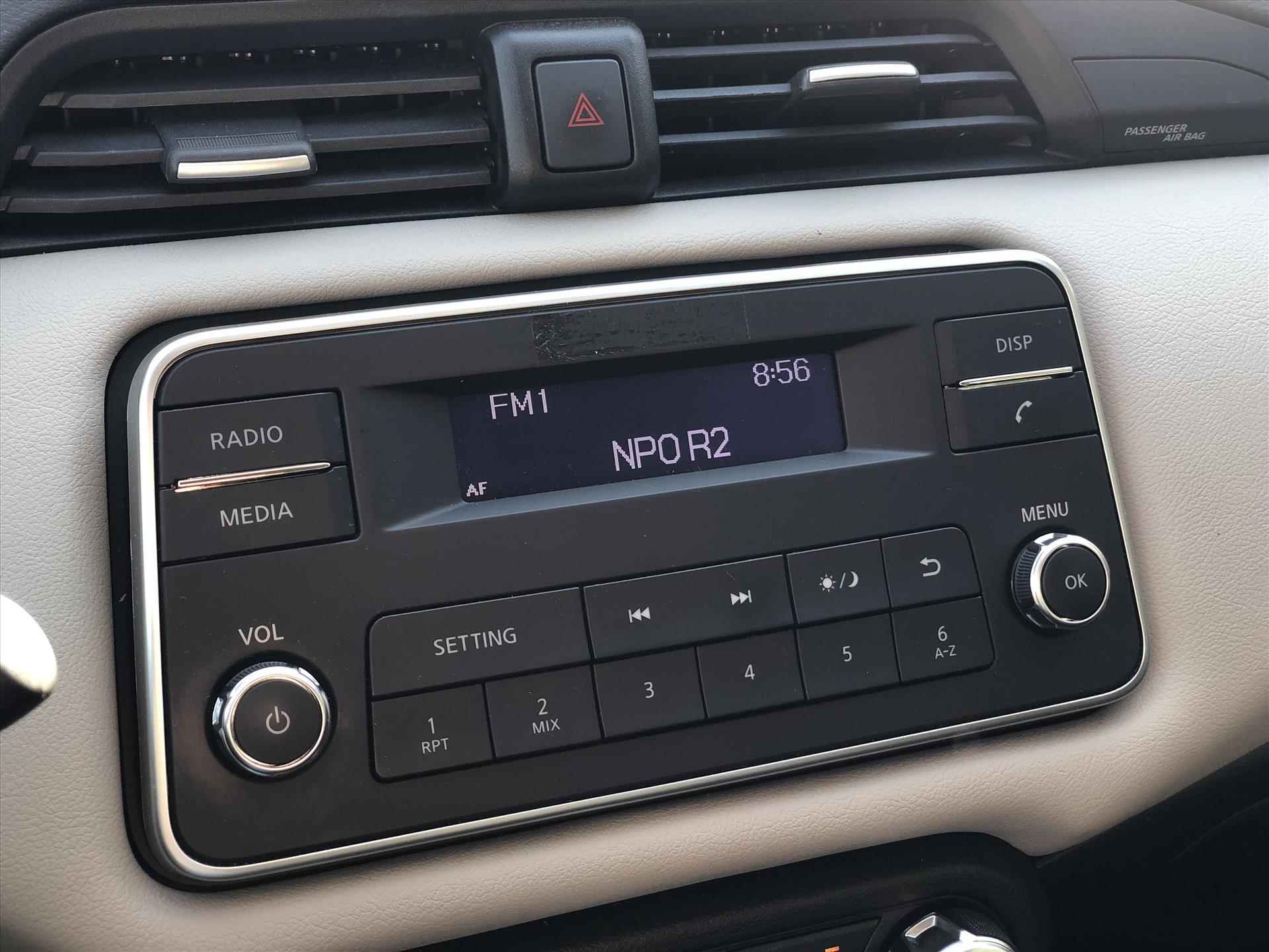 Nissan Micra 1.0 IG-T 92pk Visia + | Climate control, Stoelverwarming, Bluetooth, USB, Snelheidsbegrenzer, Lichtsensor - 10/22
