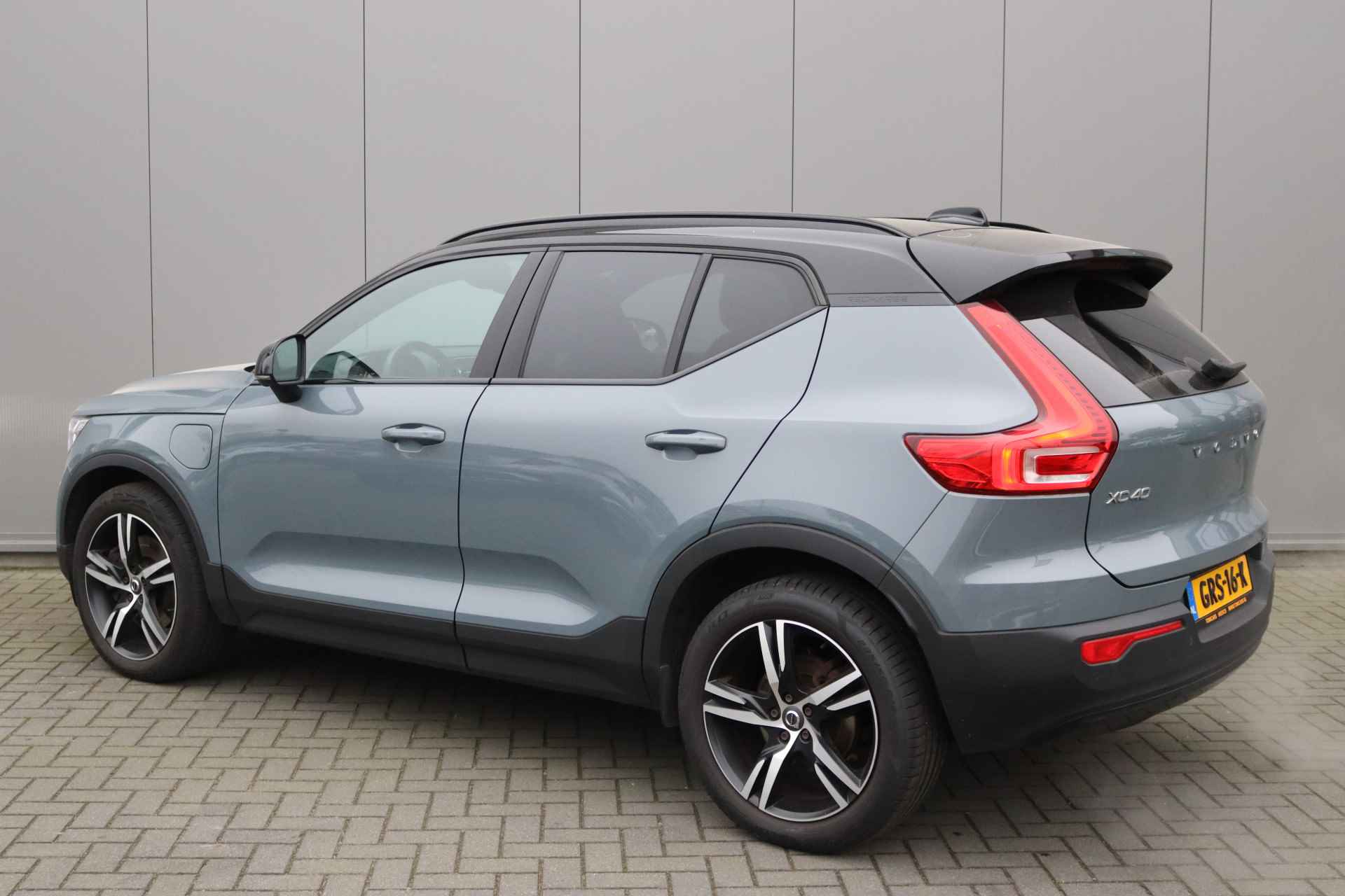 Volvo XC40 1.5 T5 262PK Recharge R-Design Navigatie/Camera/Elektr-KlepWinter-Pack/Adaptive-Cruise - 4/30