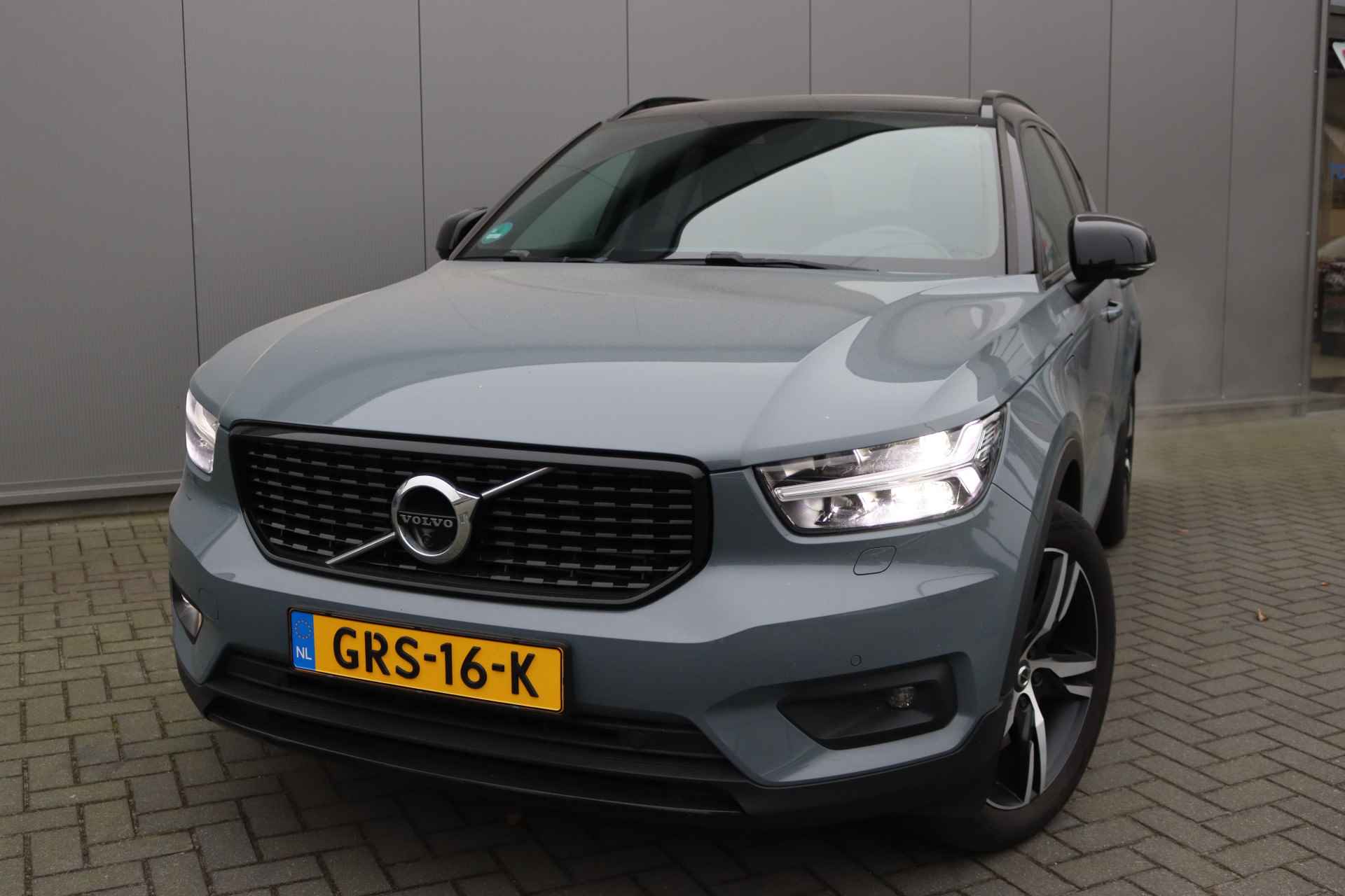 Volvo XC40 1.5 T5 262PK Recharge R-Design Navigatie/Camera/Elektr-KlepWinter-Pack/Adaptive-Cruise - 8/30