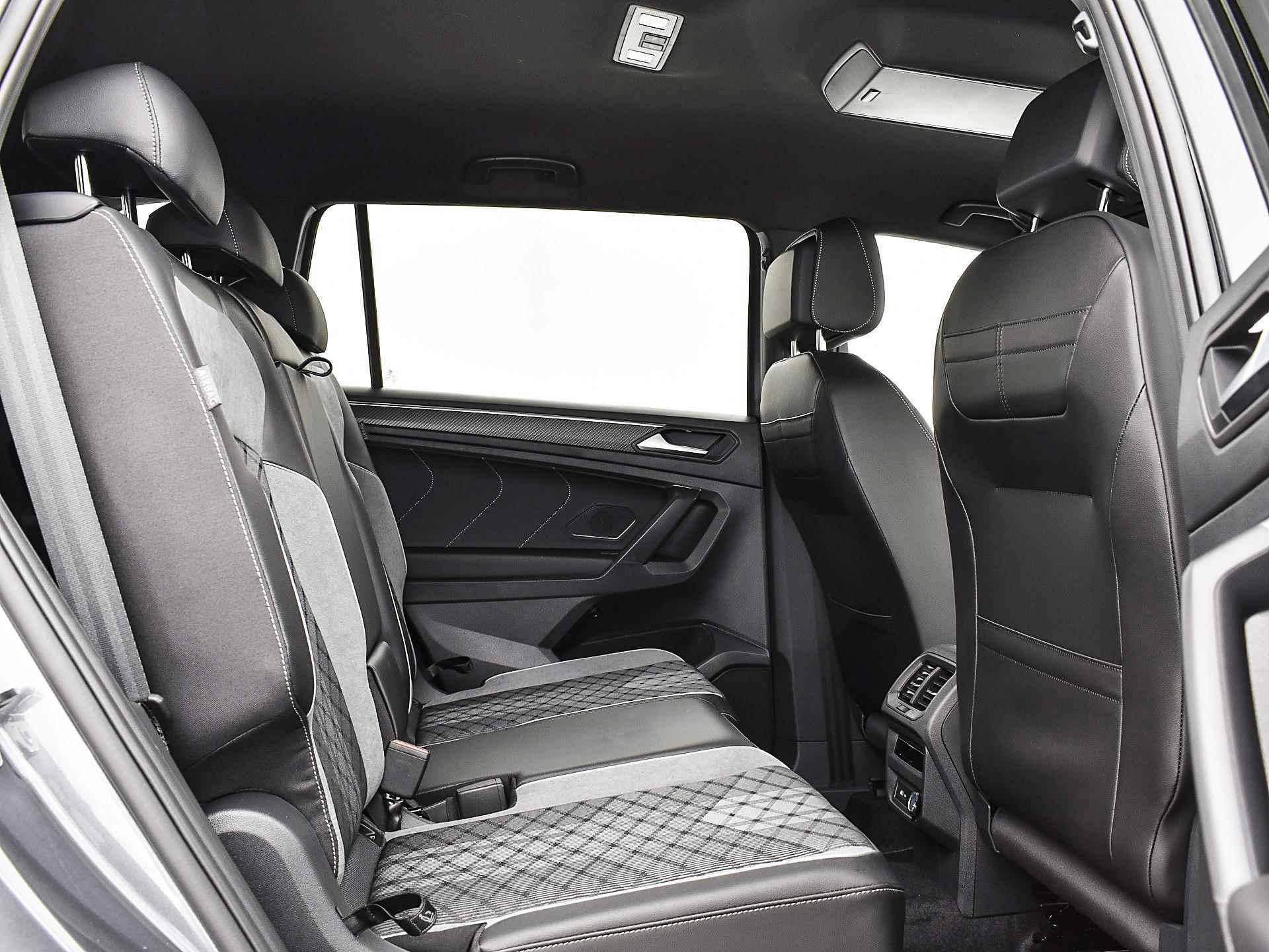 Volkswagen Tiguan Allspace R-Line Business 1.5 110 kW / 150 pk TSI SUV 7 vers · Achteruitrijcamera · Assistance pakket · Derde zitrij · Trekhaak incl. trailer assist · - 19/38