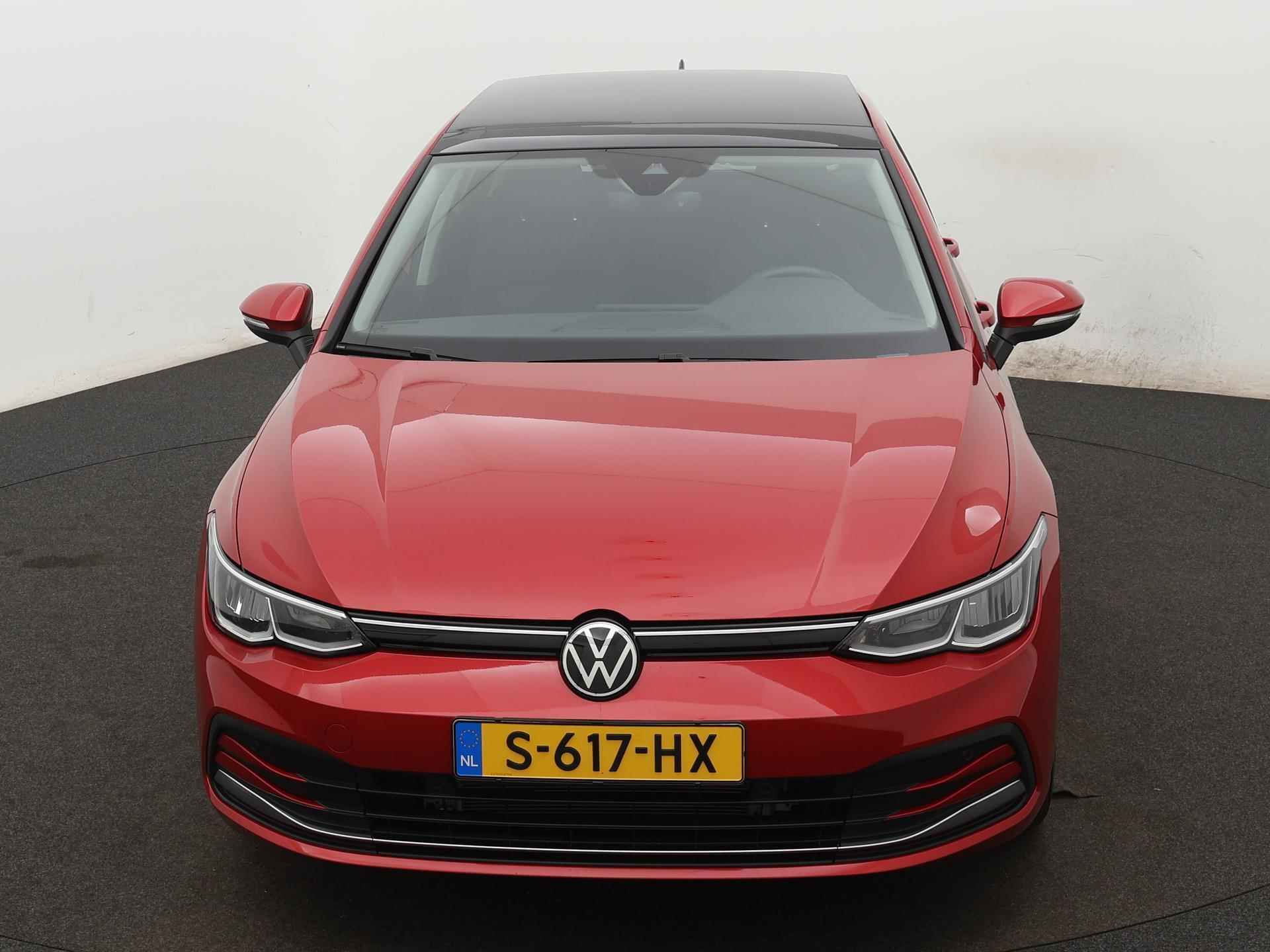 Volkswagen Golf 1.0 eTSI Life  | Automaat | Elektrisch Glazen Panorama-Dak | Apple Carplay/Android Auto | Cruise Control Adaptief | Line Assist | DAB | Zwarte Velgen | 12 Maanden Garantie | - 10/23