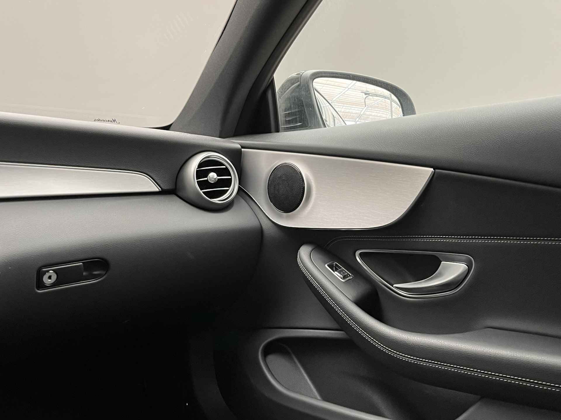Mercedes-Benz C-Klasse Coupé 200 Advantage Pack | AMG | Camera | Leder/Stof | Clima | 18'' Lichtmetaal | Navigatie | Groot Scherm | Digitaal Instrumenten Paneel | Carplay | - 33/47