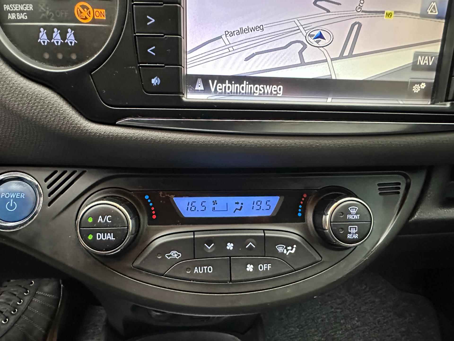 Toyota Yaris 1.5 Hybrid Dynamic camera - trekhaak - 31/34