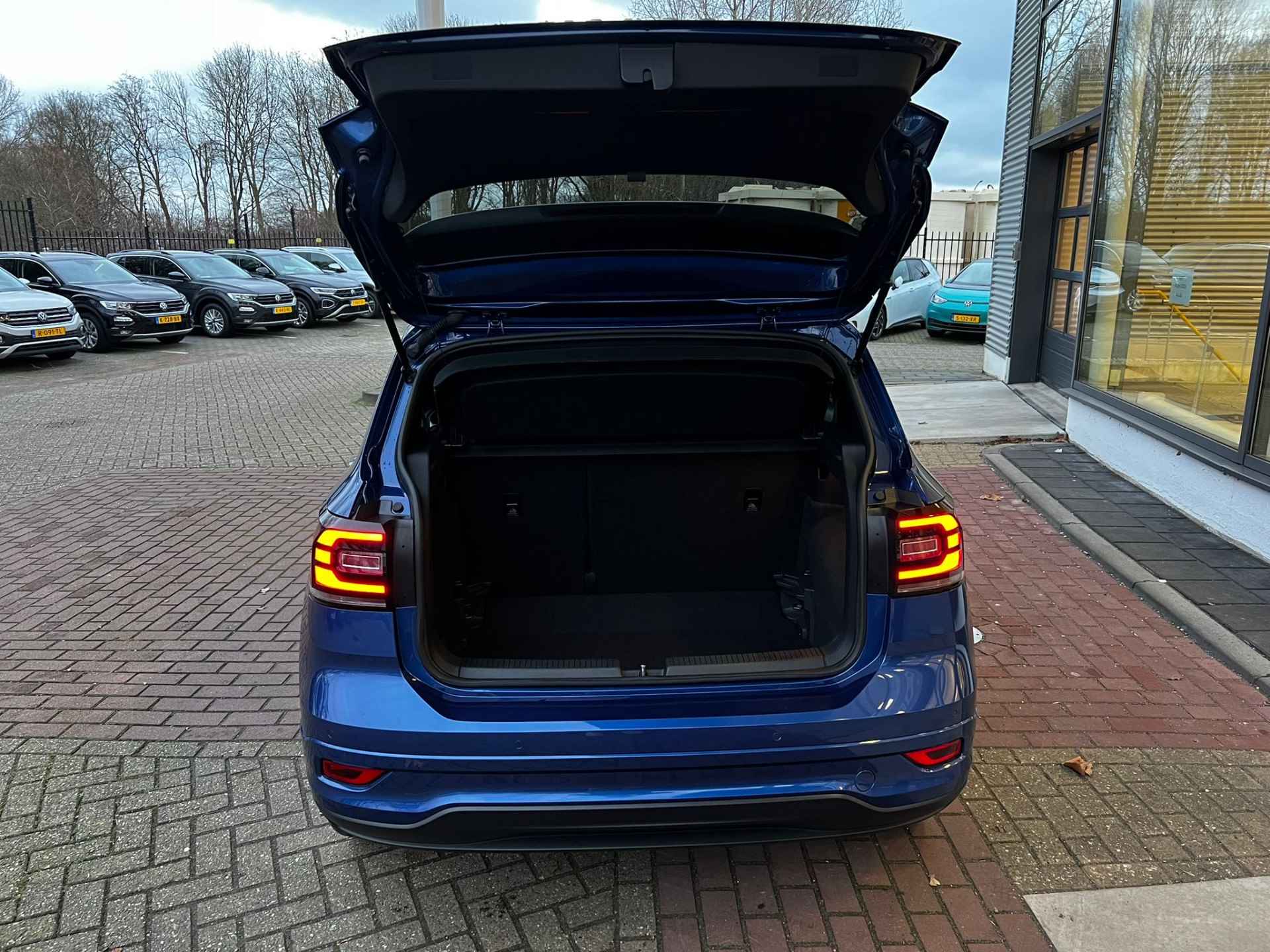 Volkswagen T-Cross 1.0 TSI R-Line / Achteruitrijcamera / Virtual Cockpit / DSG / 18 Inch / Side Assist / Adaptive Cruise Control / 12 Maanden Garantie! - 21/27