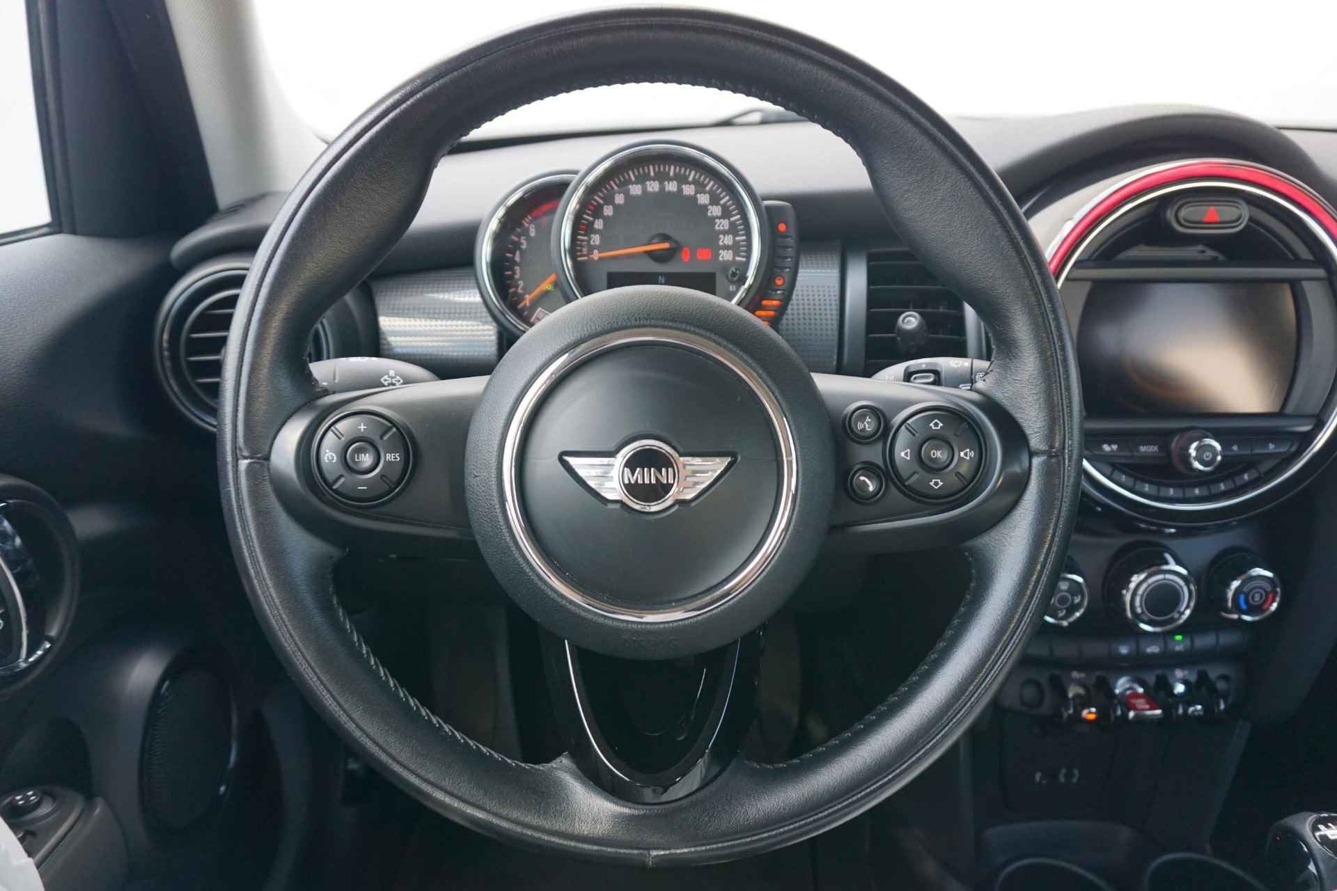 MINI 5-deurs Cooper | Business Editon | Navigatie + Cruise Control - 9/22